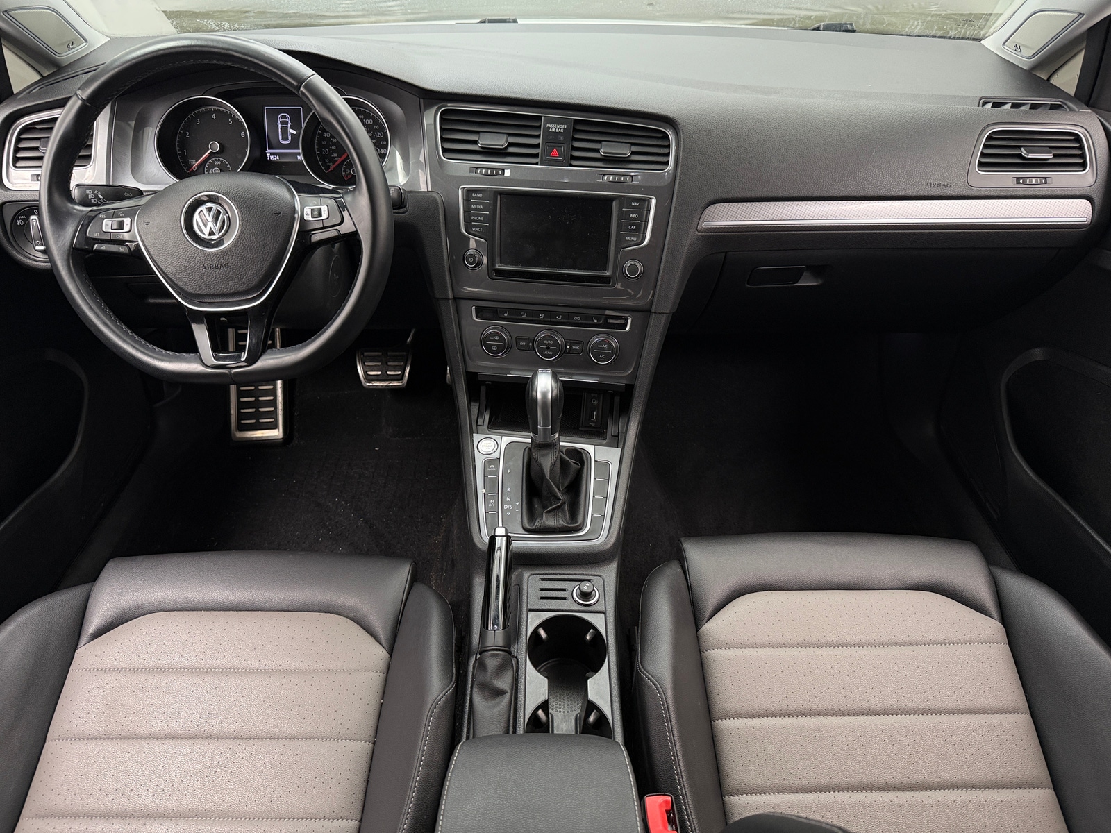 Thumbnail: 2017 Volkswagen Golf - 2