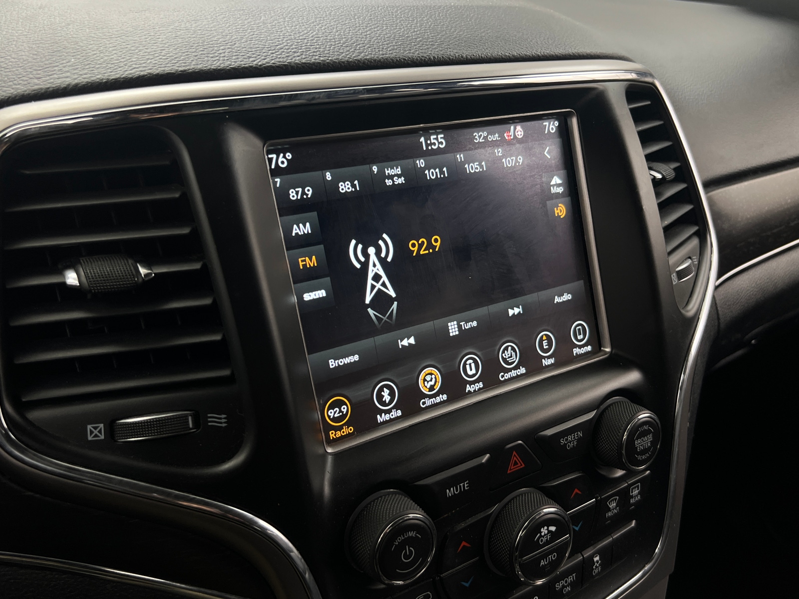 Thumbnail: 2018 Jeep Grand Cherokee - 3