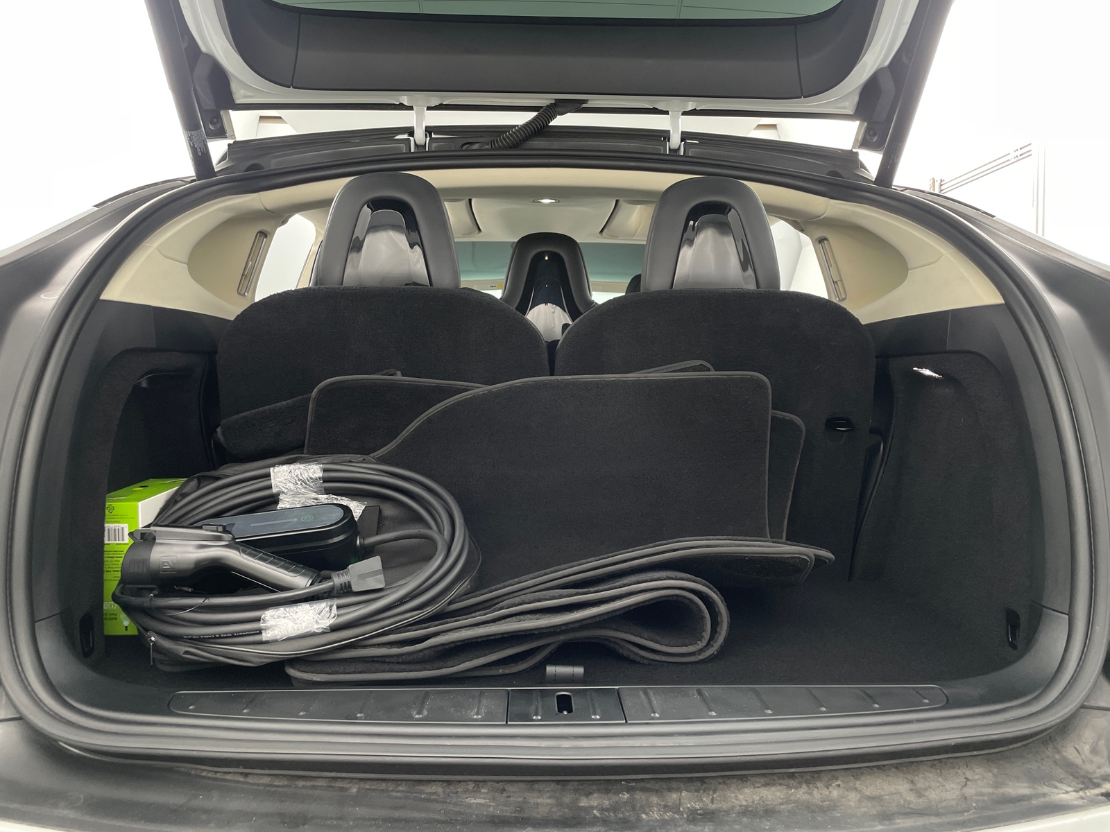 Thumbnail: 2016 Tesla Model X - 6