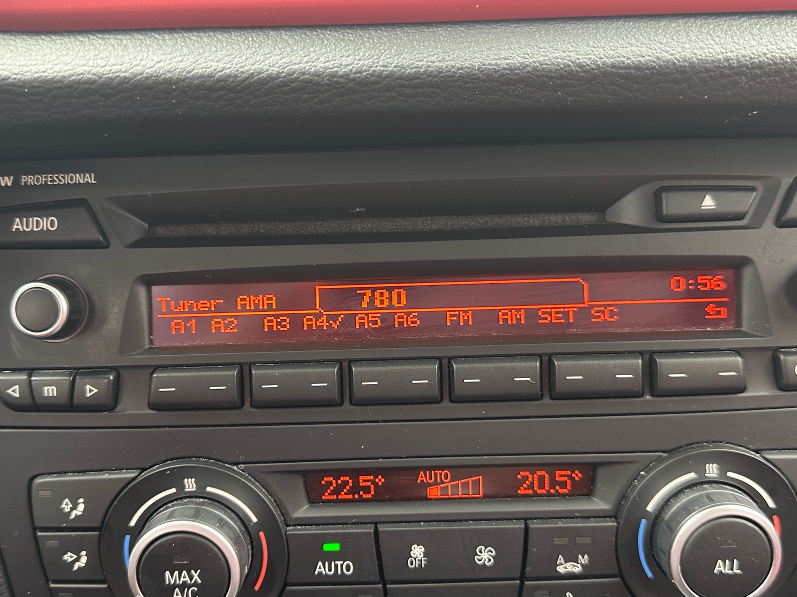 Thumbnail: 2015 BMW X1 - 3