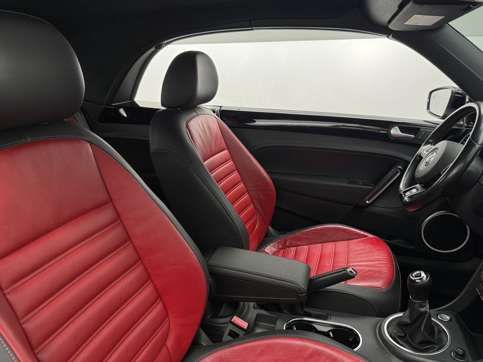 Thumbnail: 2015 Volkswagen Beetle - 2