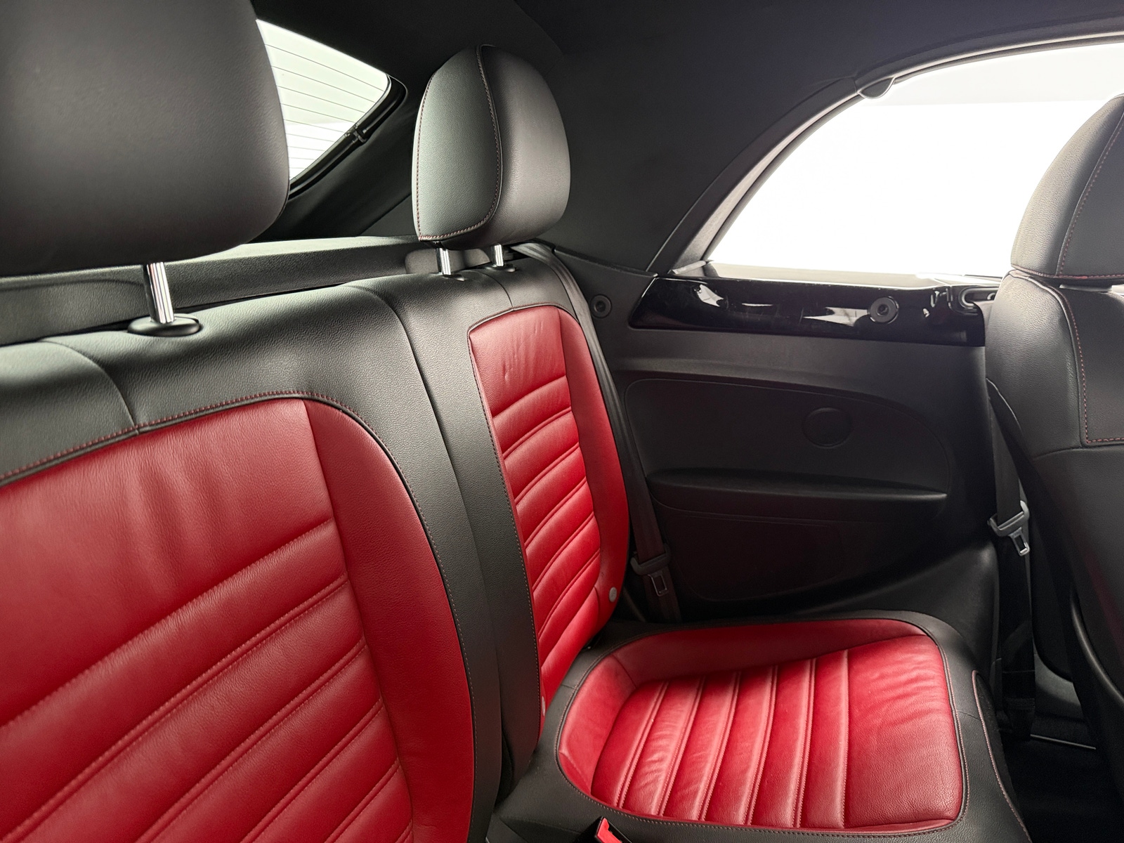 Thumbnail: 2015 Volkswagen Beetle - 6