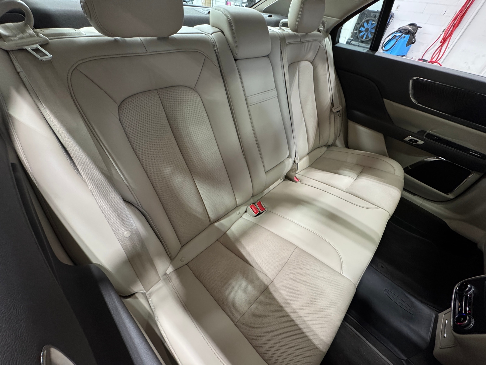 Thumbnail: 2020 Lincoln Continental - 5