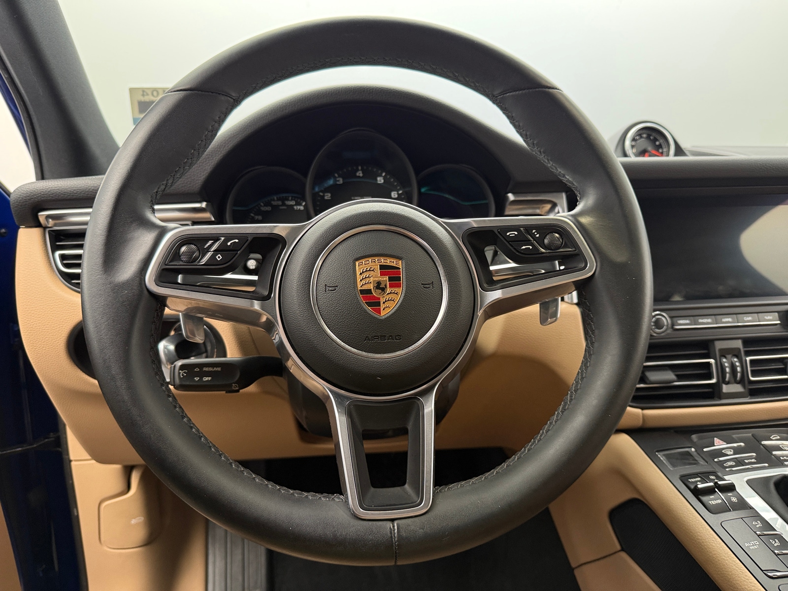 Thumbnail: 2020 Porsche Macan - 4