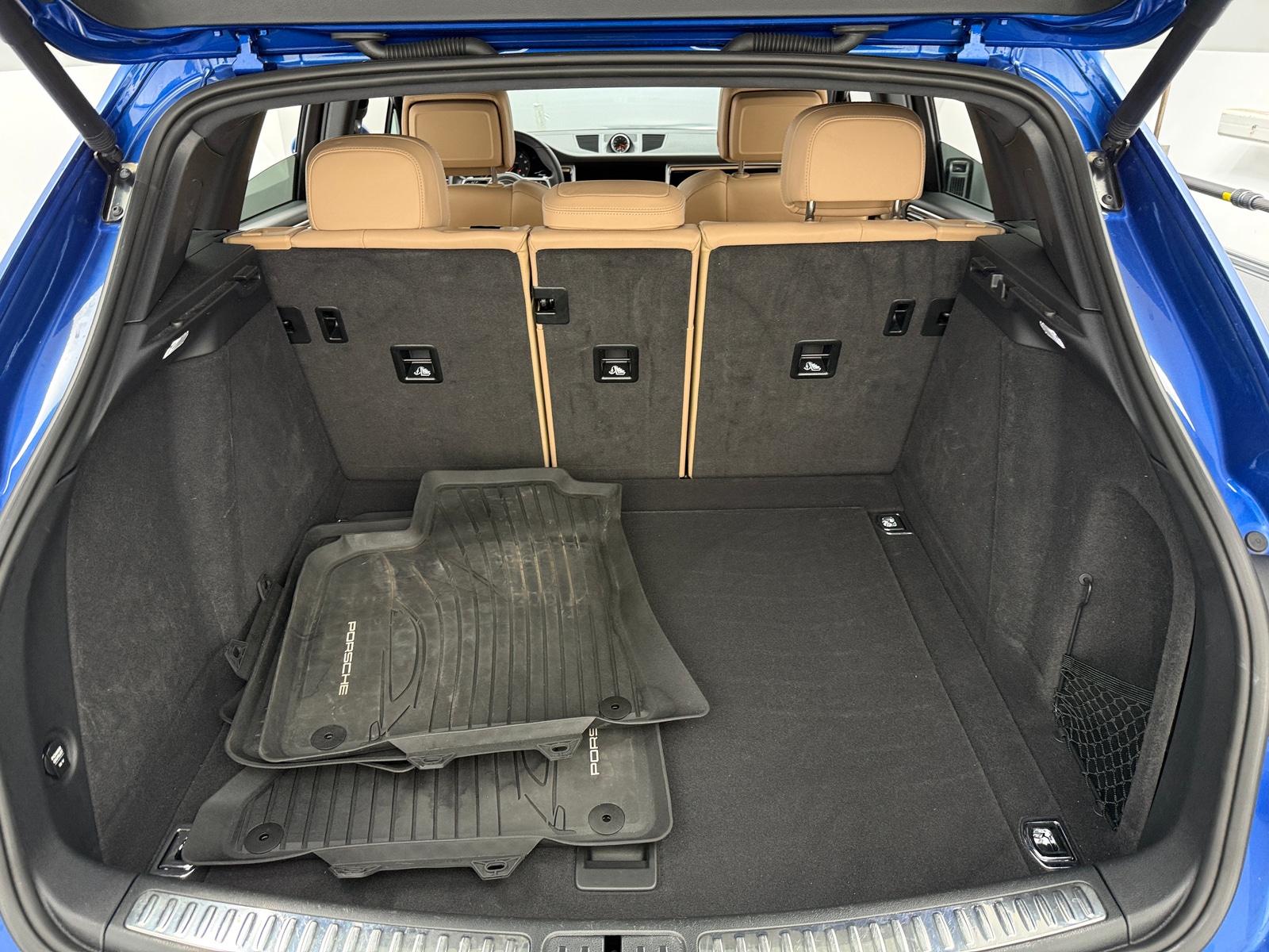 Thumbnail: 2020 Porsche Macan - 6