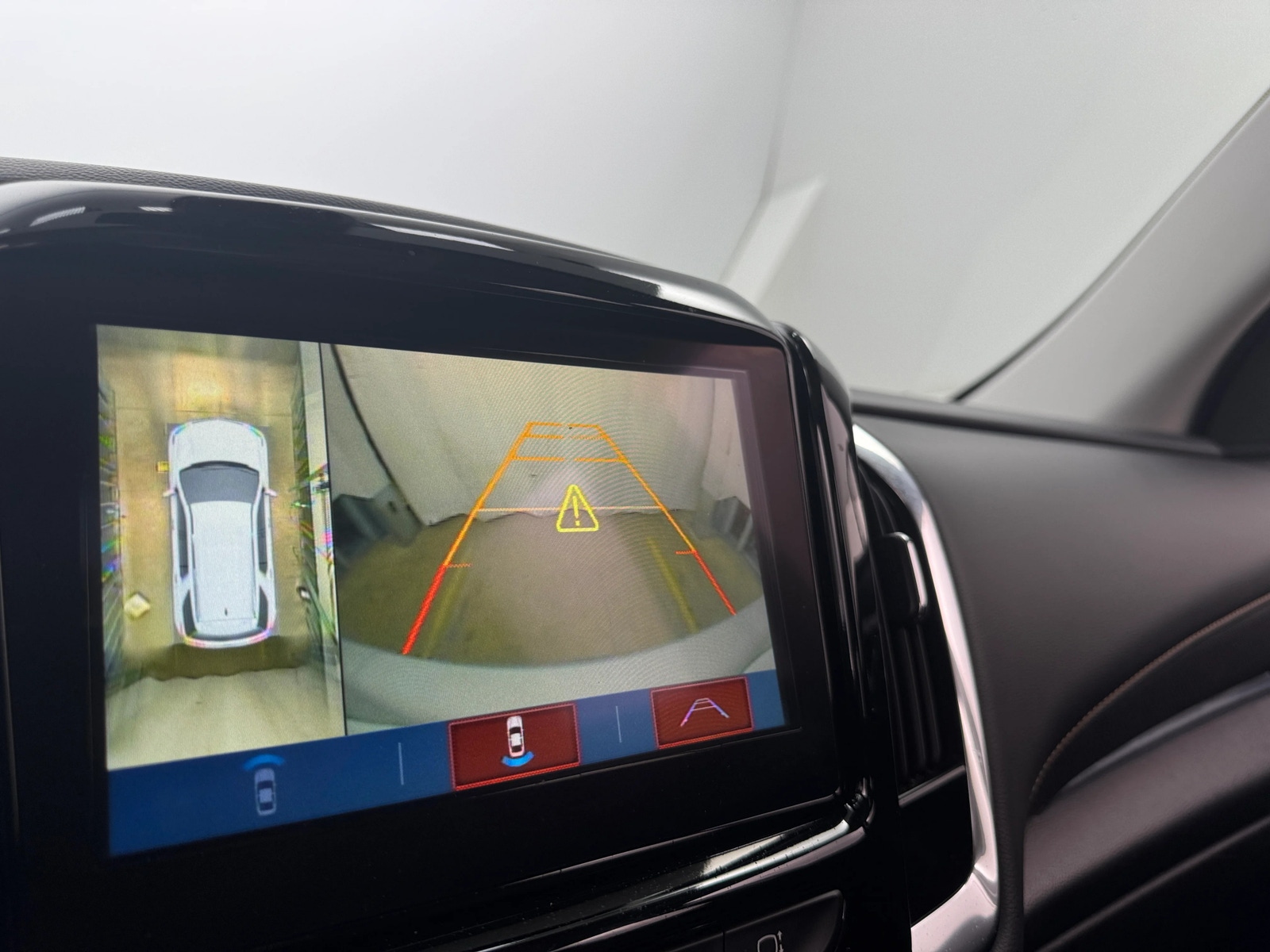 Thumbnail: 2018 Chevrolet Traverse - 3