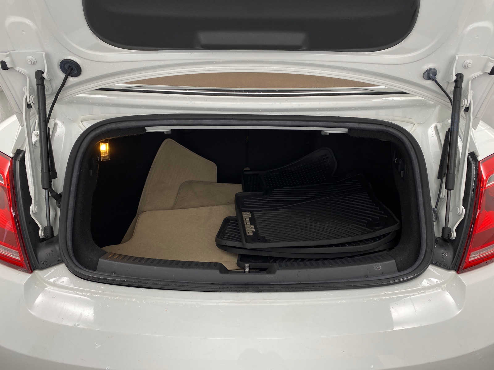 Thumbnail: 2014 Volkswagen Beetle - 6