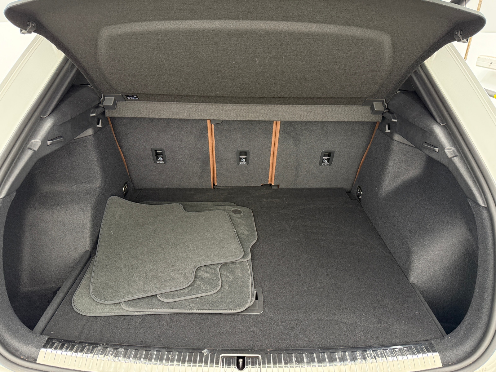 Thumbnail: 2022 Audi Q3 - 6