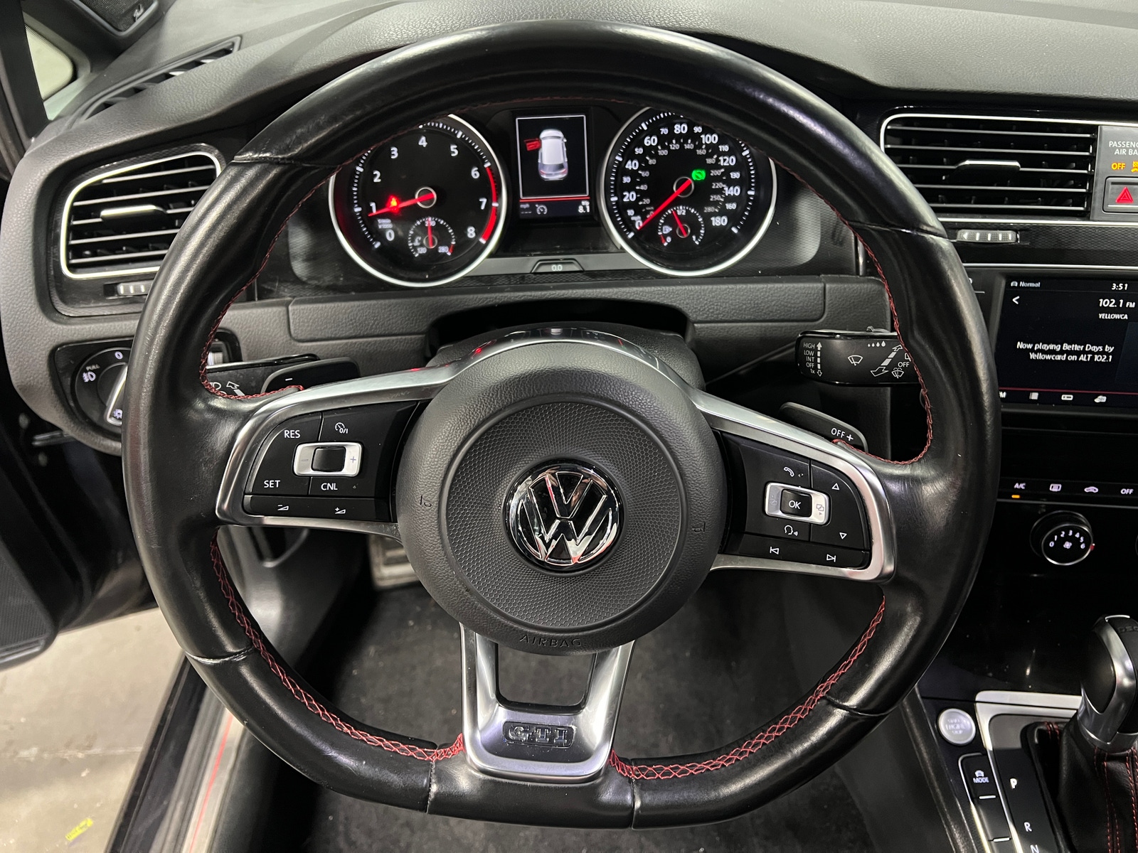 Thumbnail: 2017 Volkswagen Golf - 4