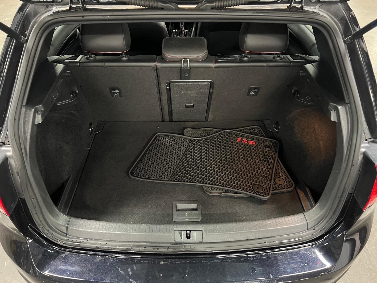 Thumbnail: 2017 Volkswagen Golf - 6