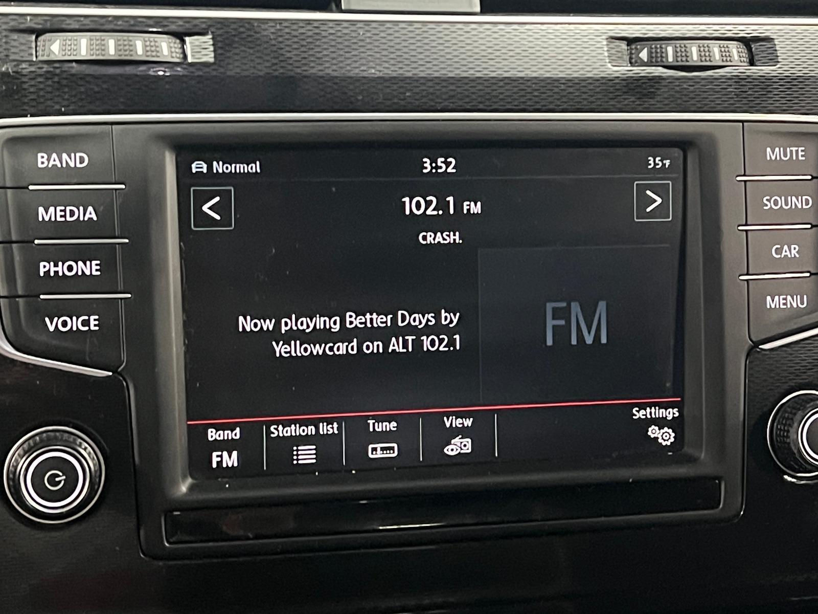 Thumbnail: 2017 Volkswagen Golf - 3