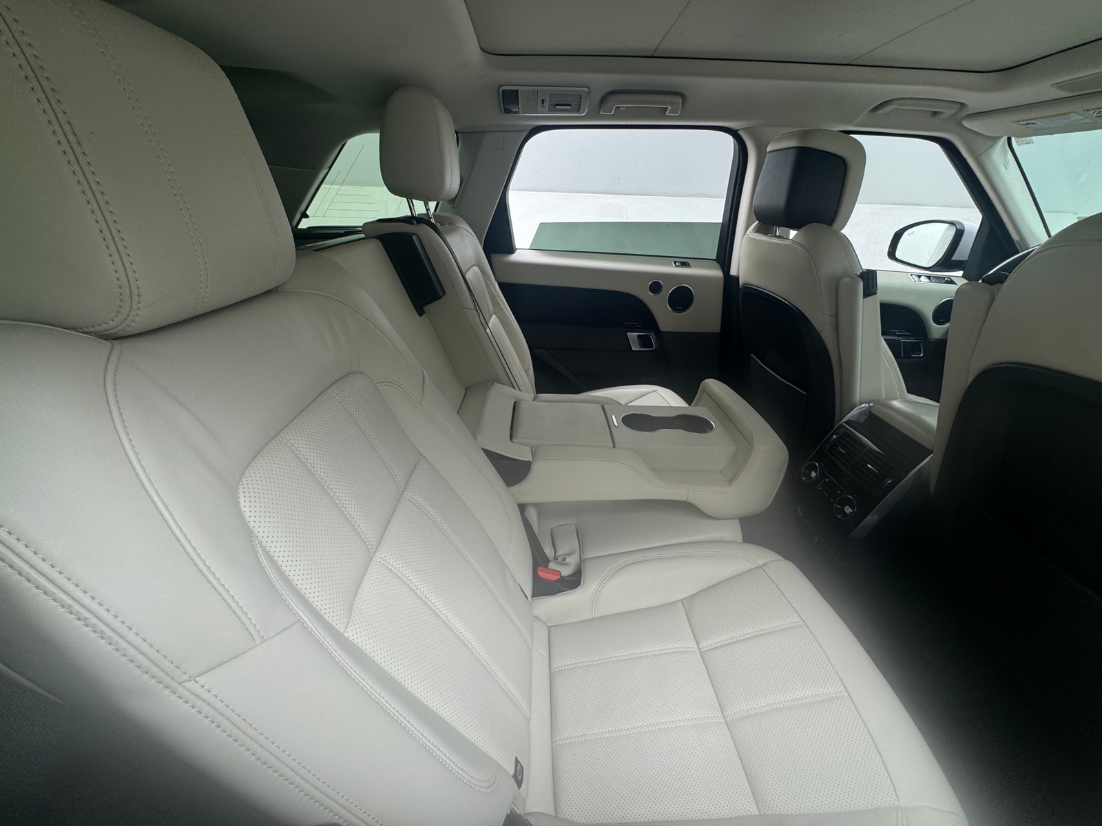 Thumbnail: 2022 Land Rover Range Rover Sport - 5