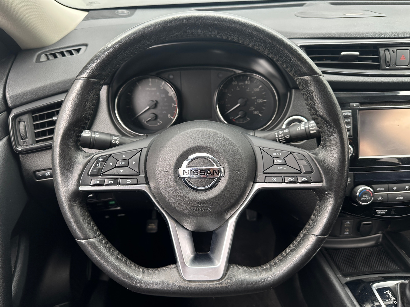 Thumbnail: 2017 Nissan Rogue - 5