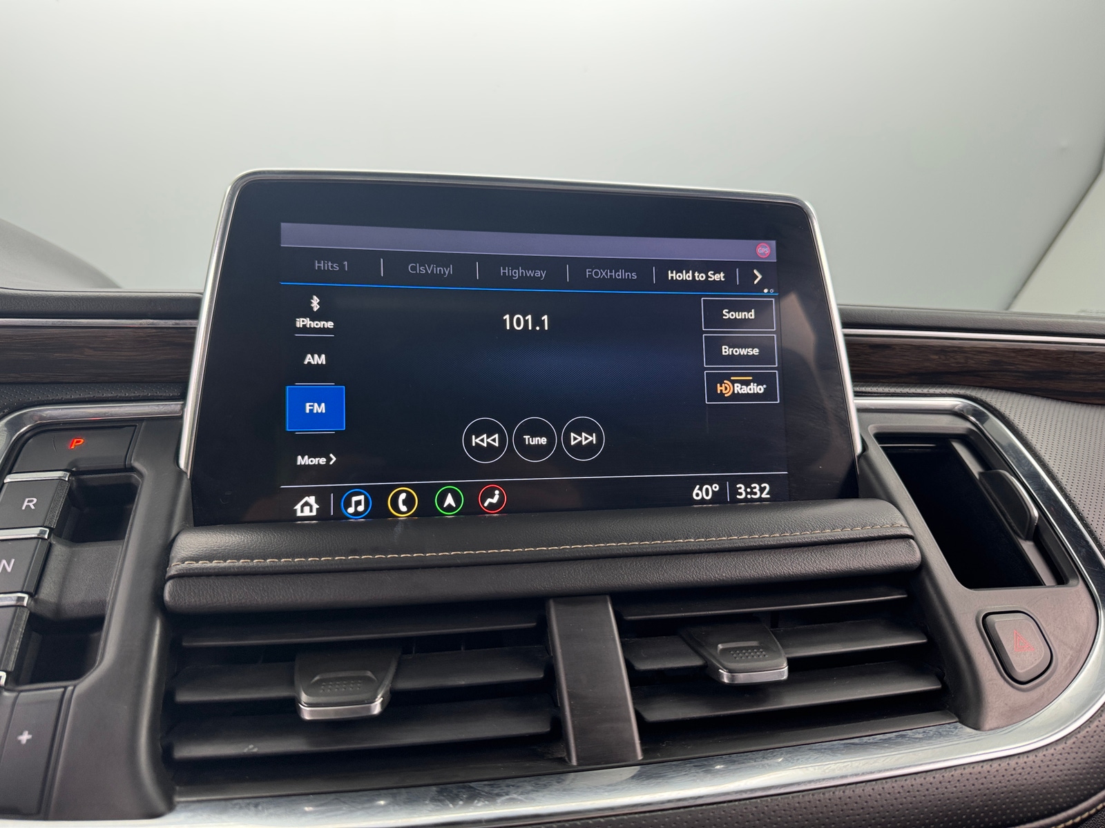 Thumbnail: 2021 Chevrolet Tahoe - 3