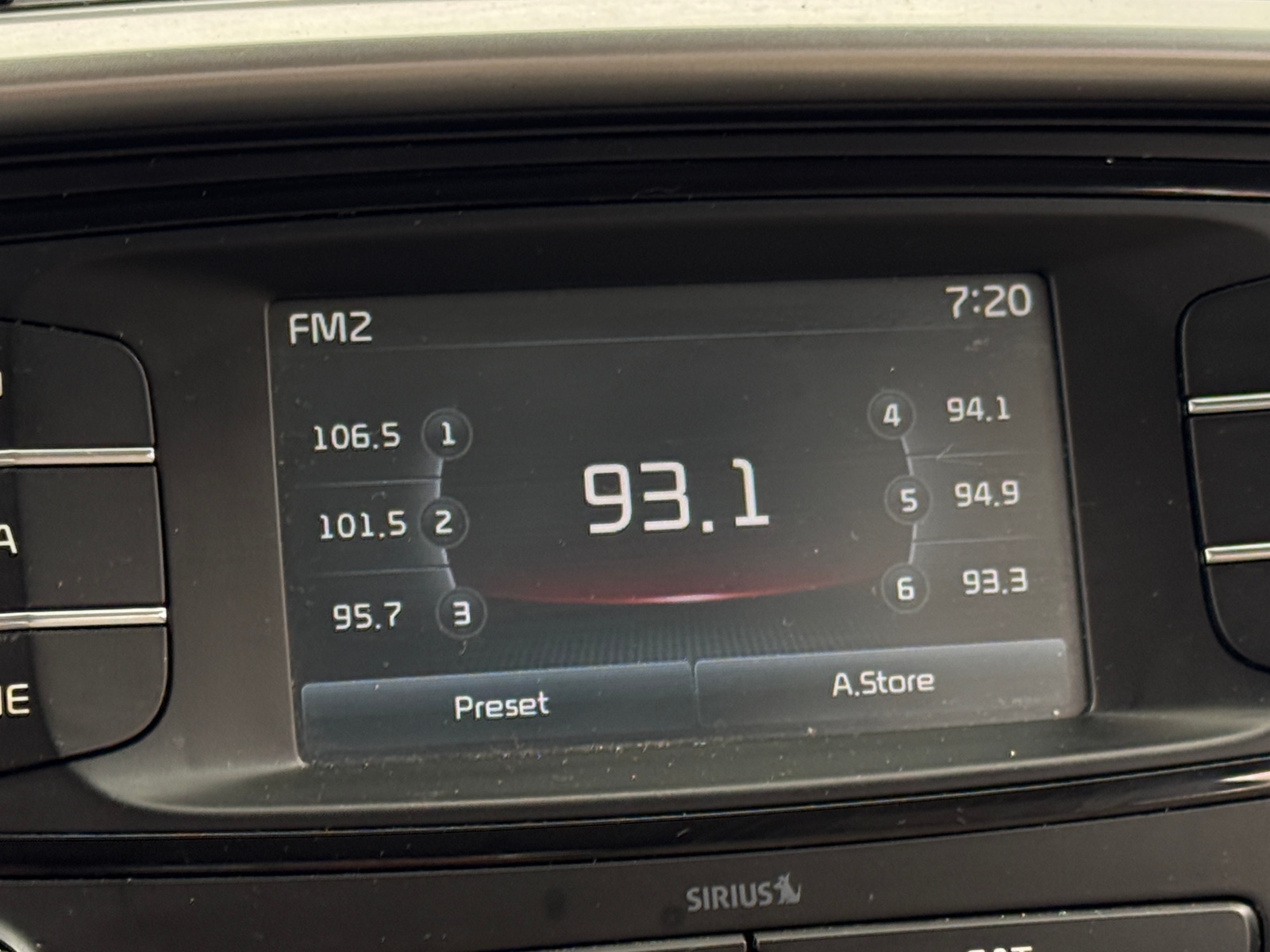 Thumbnail: 2016 Kia Sorento - 4