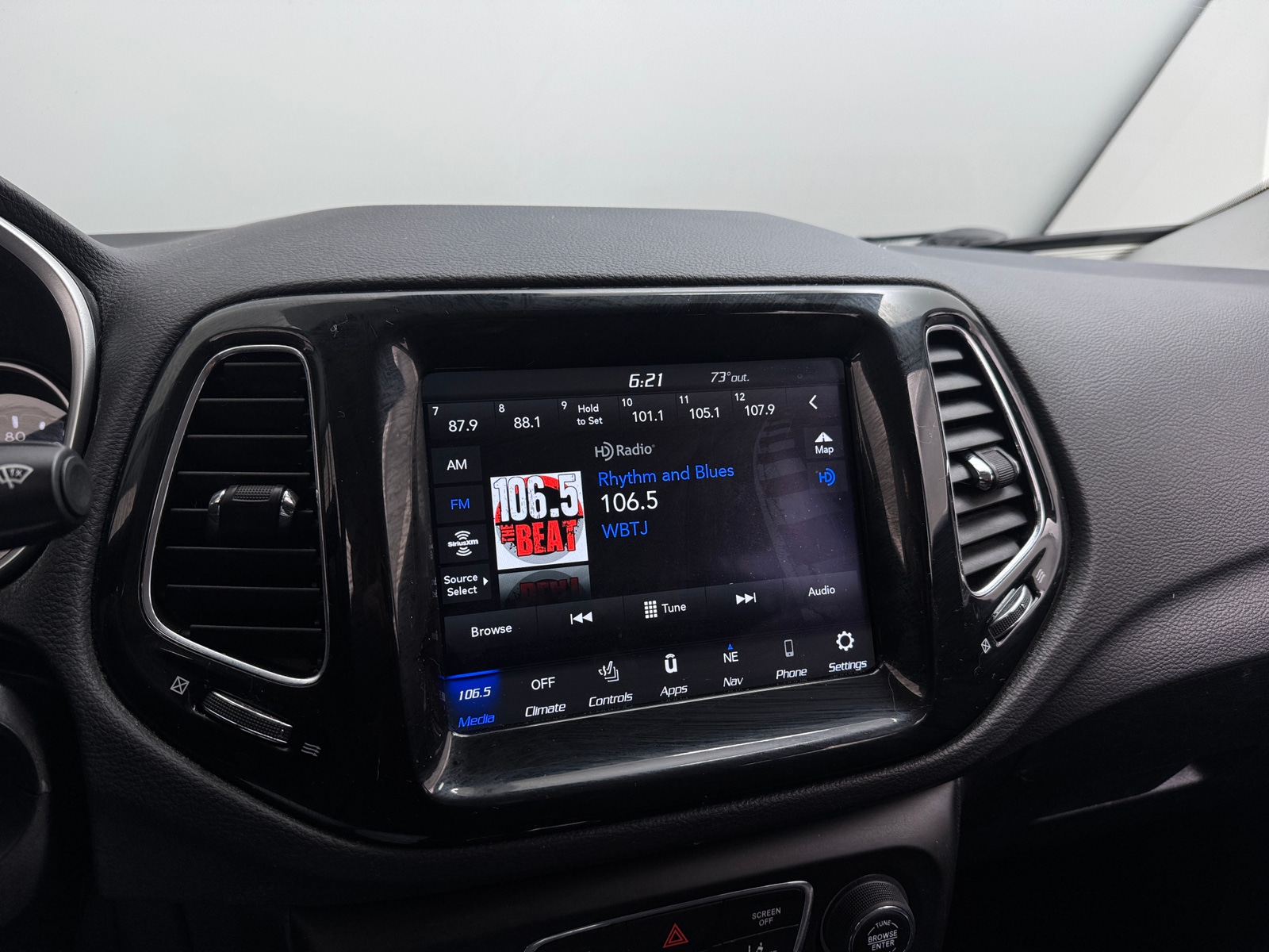 Thumbnail: 2021 Jeep Compass - 3