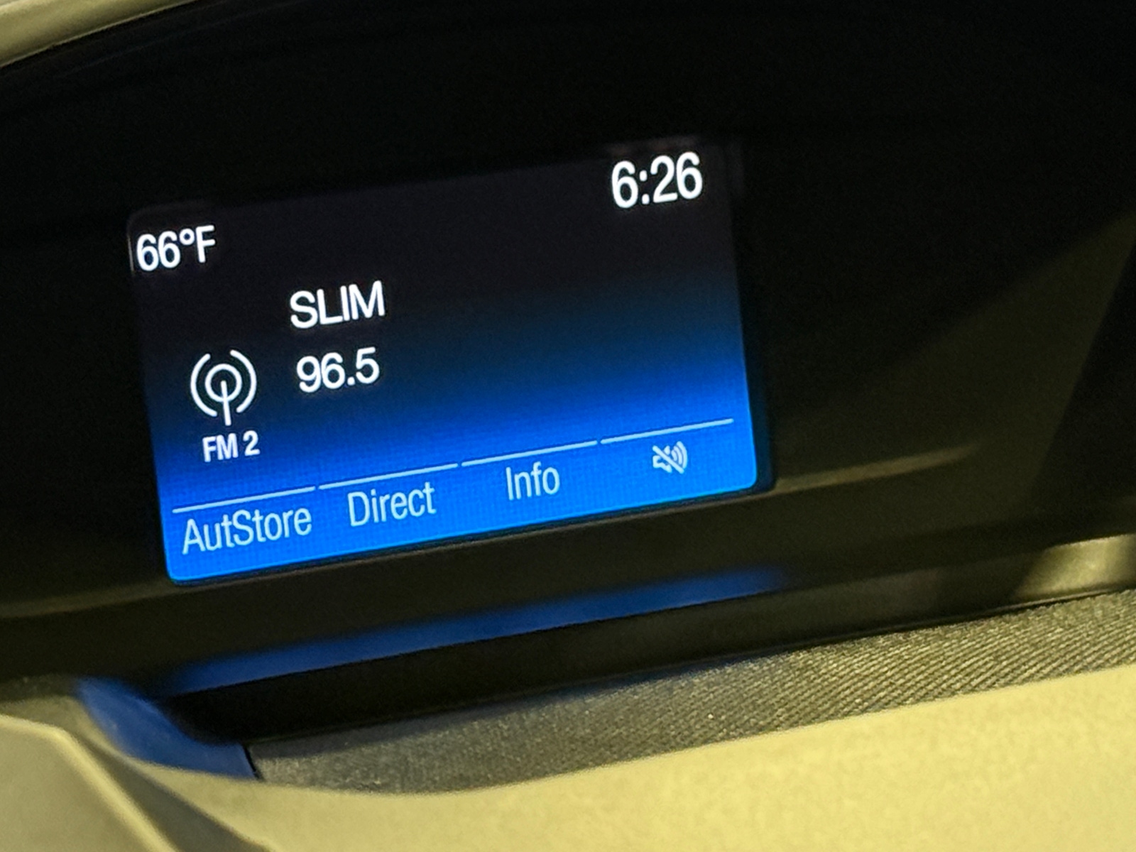 Thumbnail: 2019 Ford Escape - 4