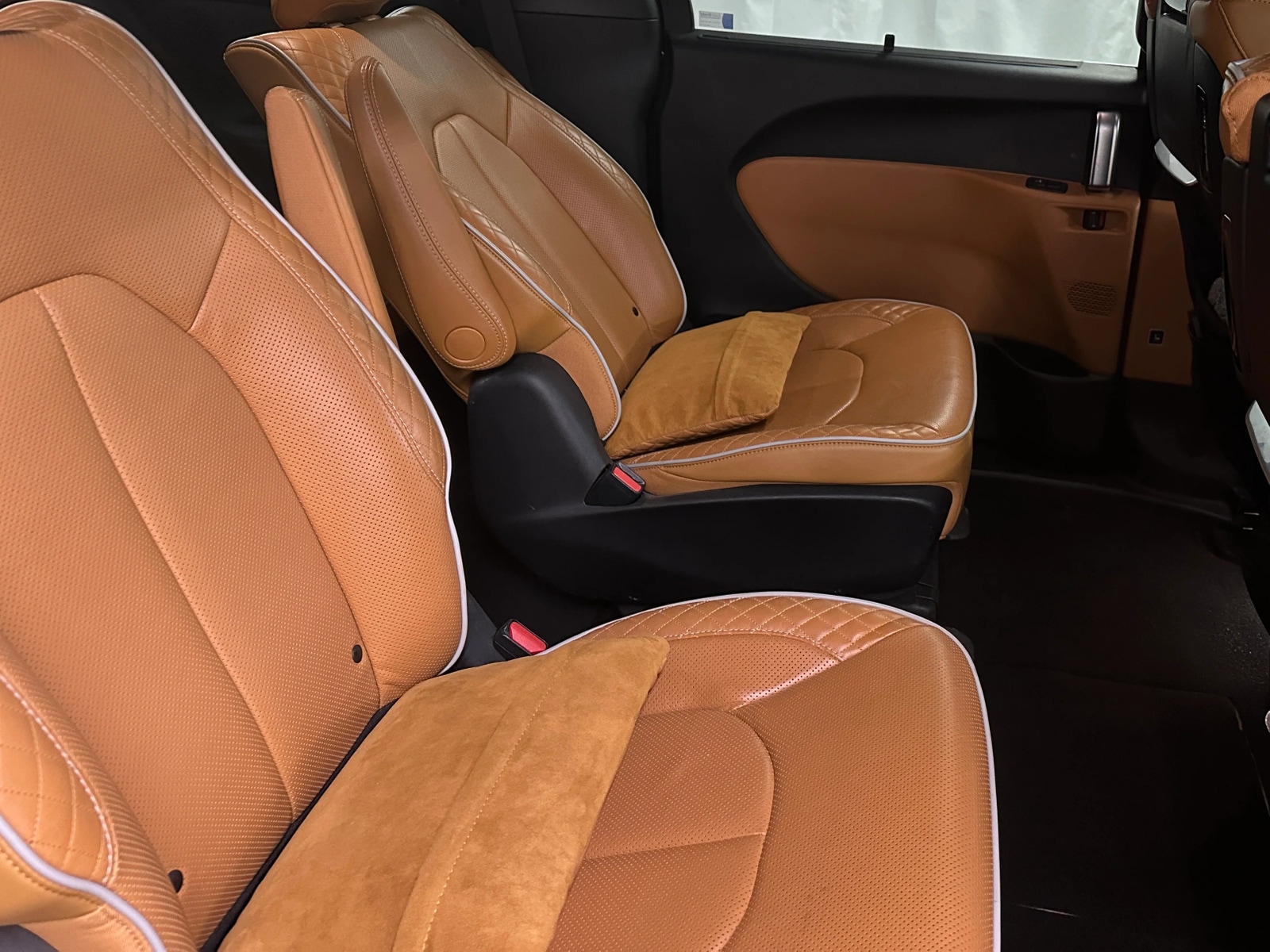 Thumbnail: 2021 Chrysler Pacifica - 5