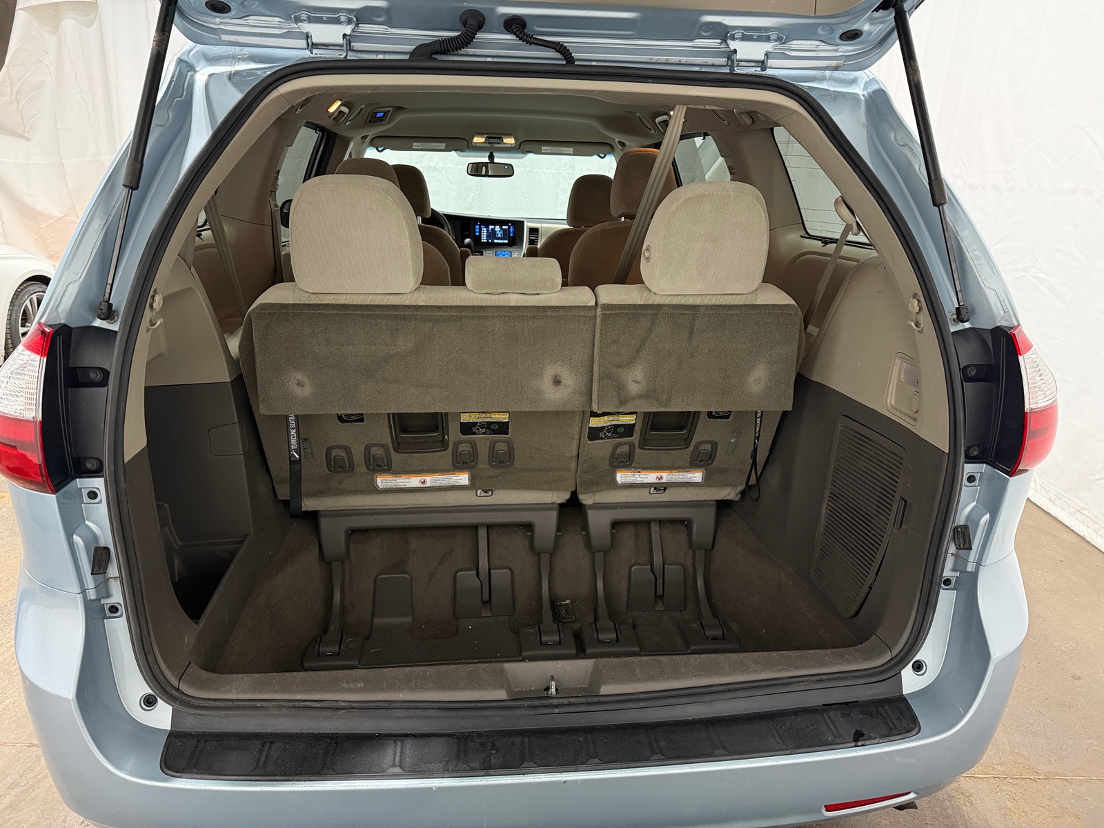 Thumbnail: 2016 Toyota Sienna - 7