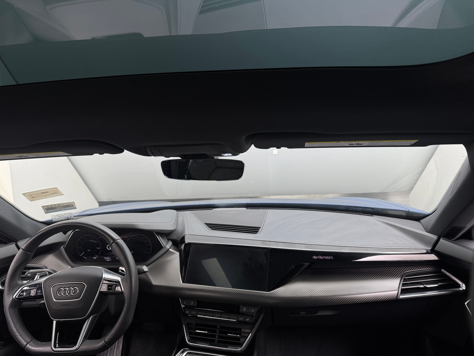 Thumbnail: 2022 Audi e-tron GT - 2