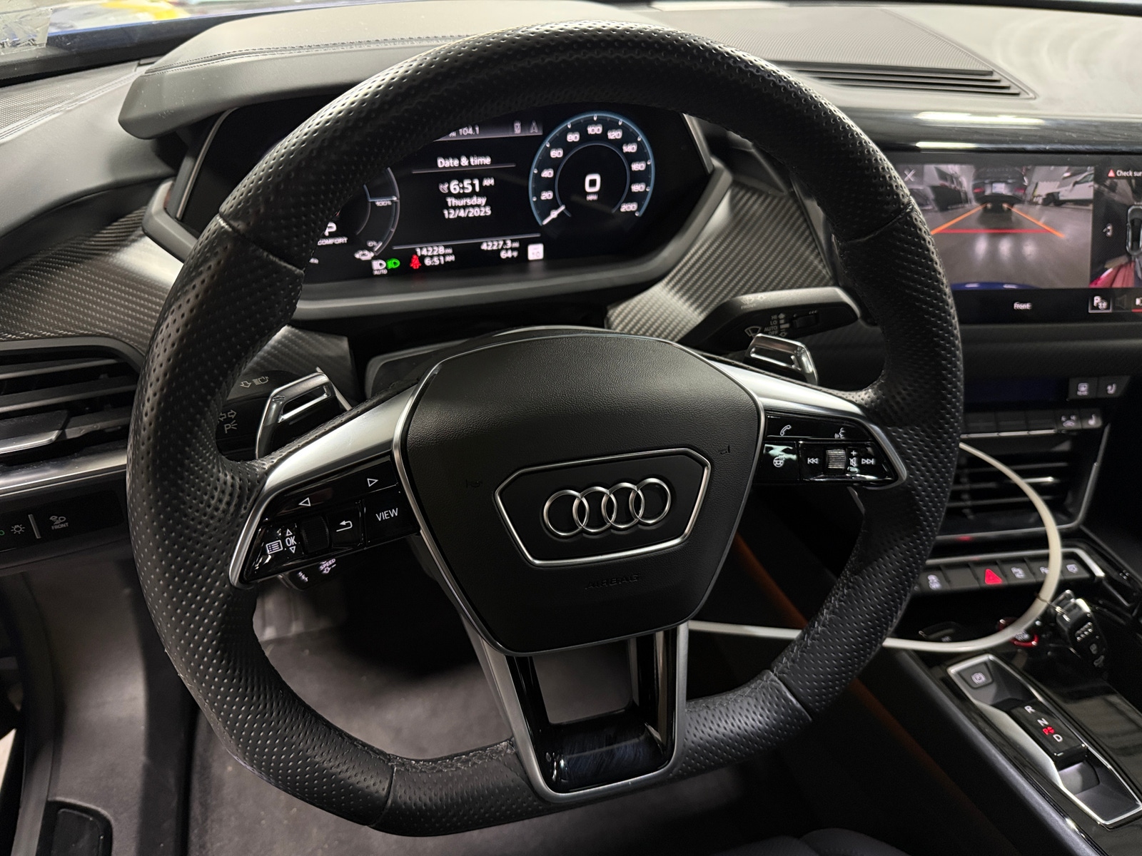 Thumbnail: 2022 Audi e-tron GT - 4