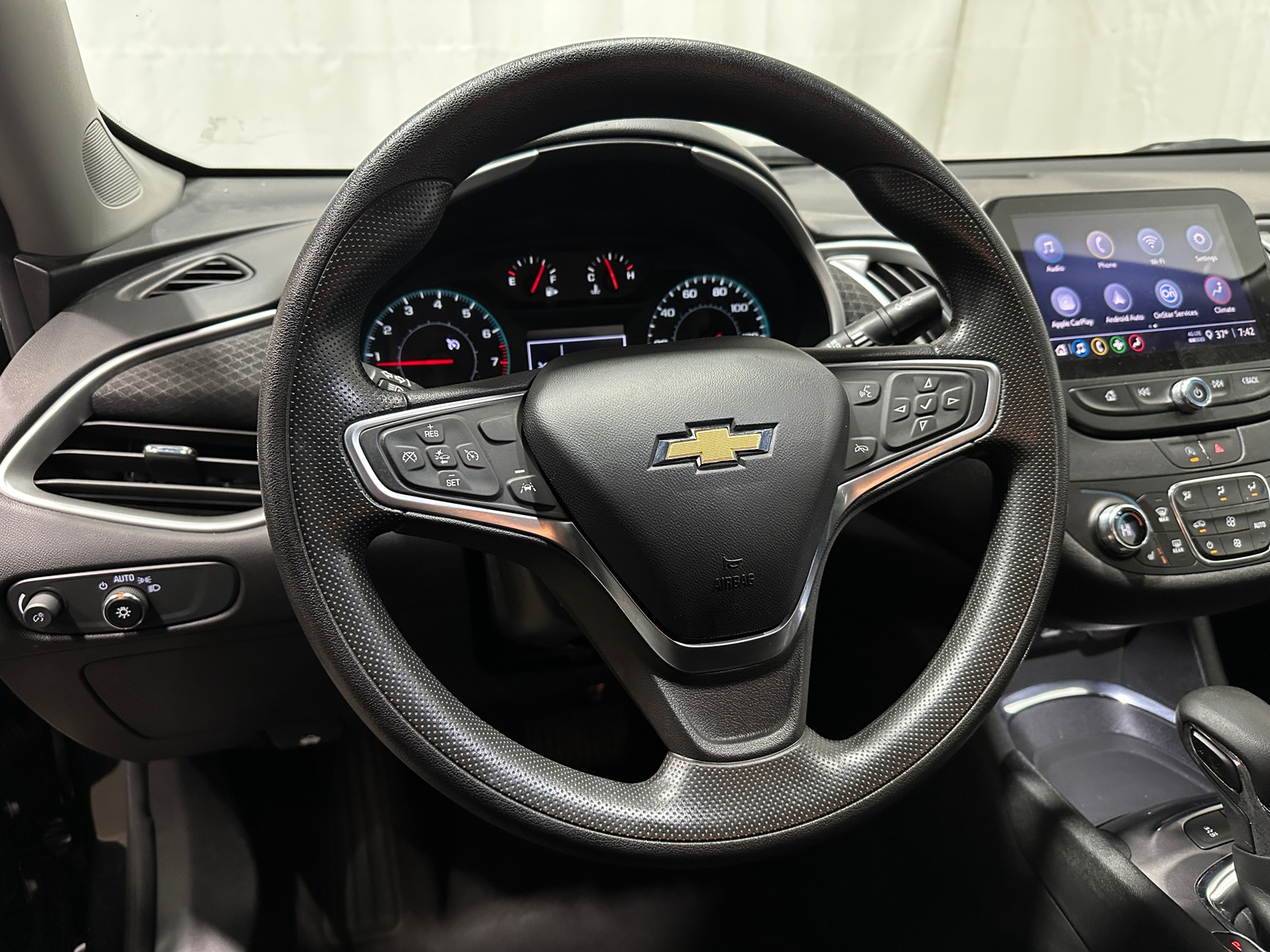 Thumbnail: 2023 Chevrolet Malibu - 5