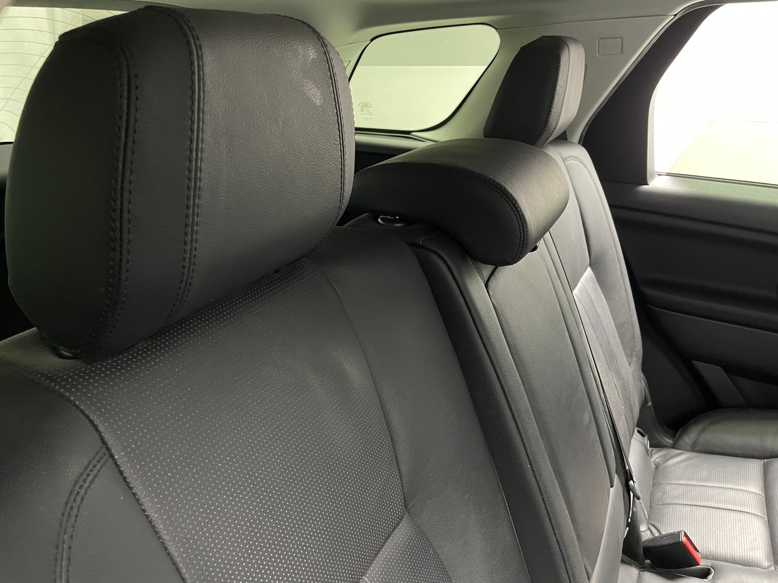 Thumbnail: 2018 Land Rover Discovery Sport - 5