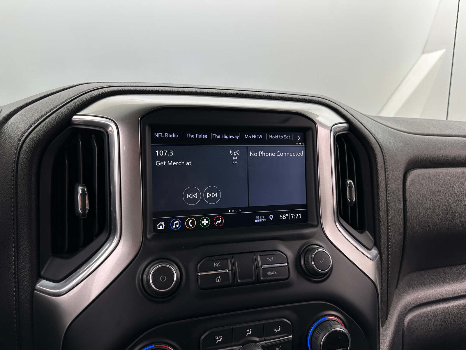 Thumbnail: 2019 Chevrolet Silverado 1500 - 4