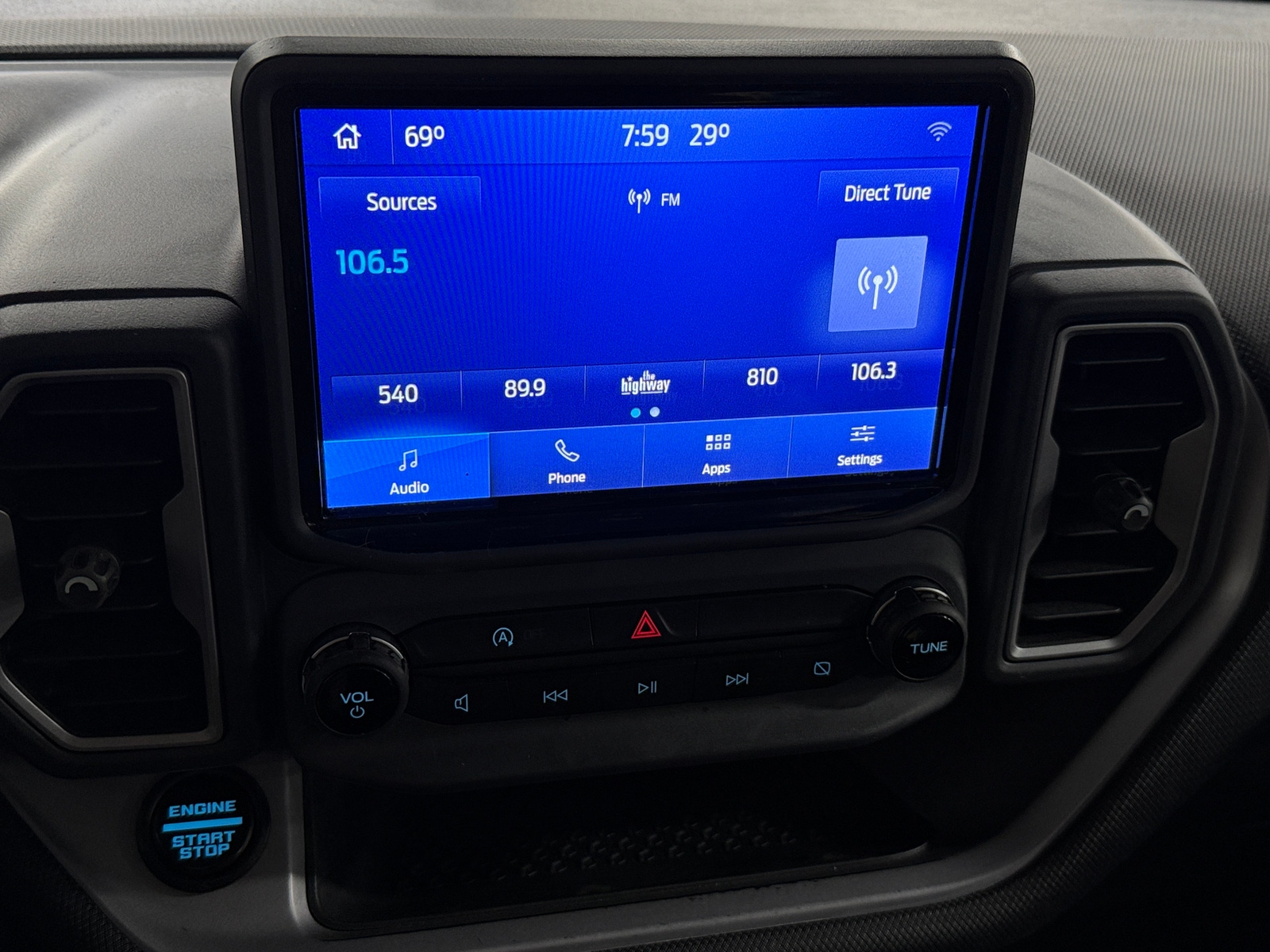 Thumbnail: 2022 Ford Bronco Sport - 4