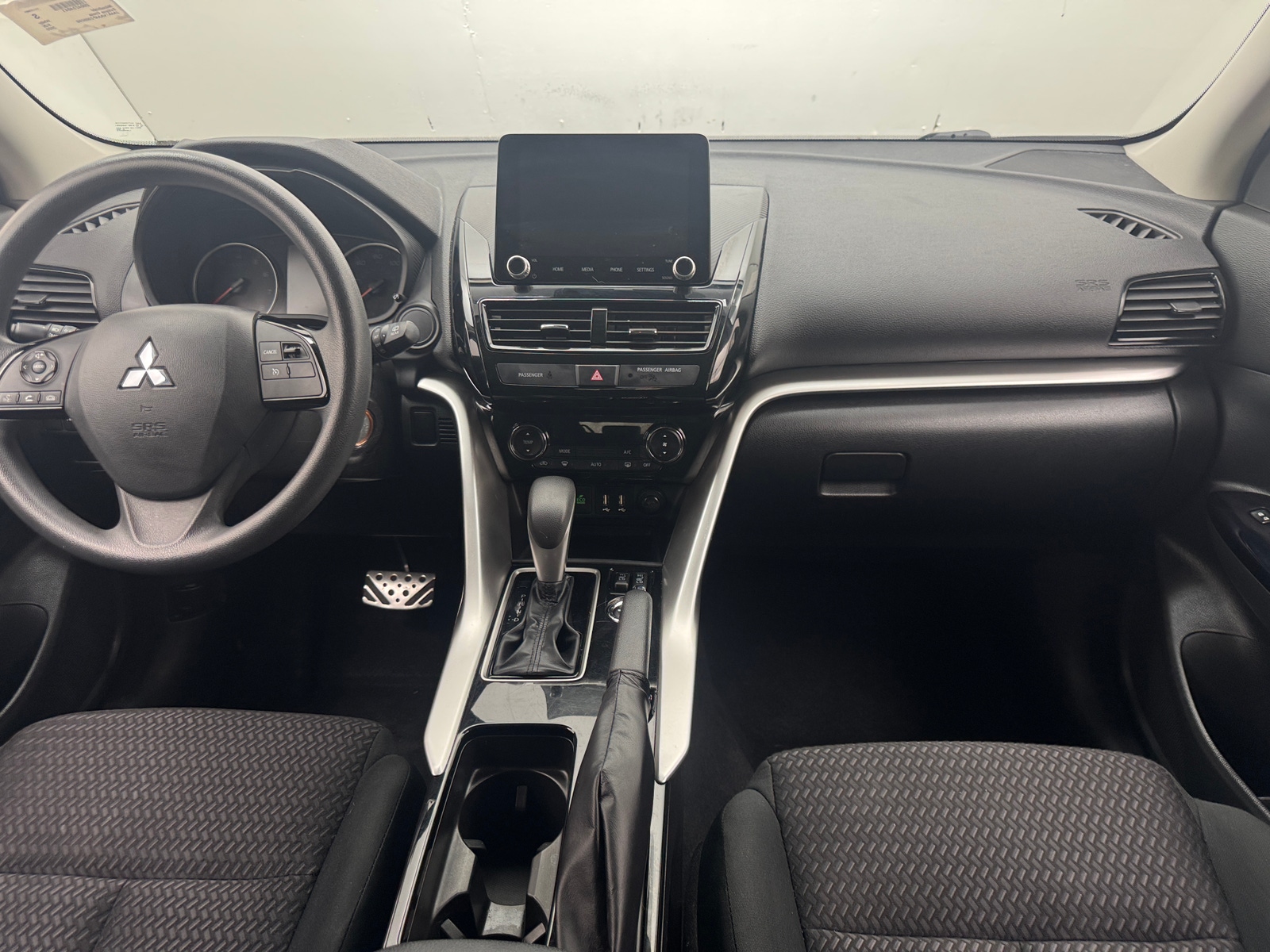 Thumbnail: 2023 Mitsubishi Eclipse Cross - 3