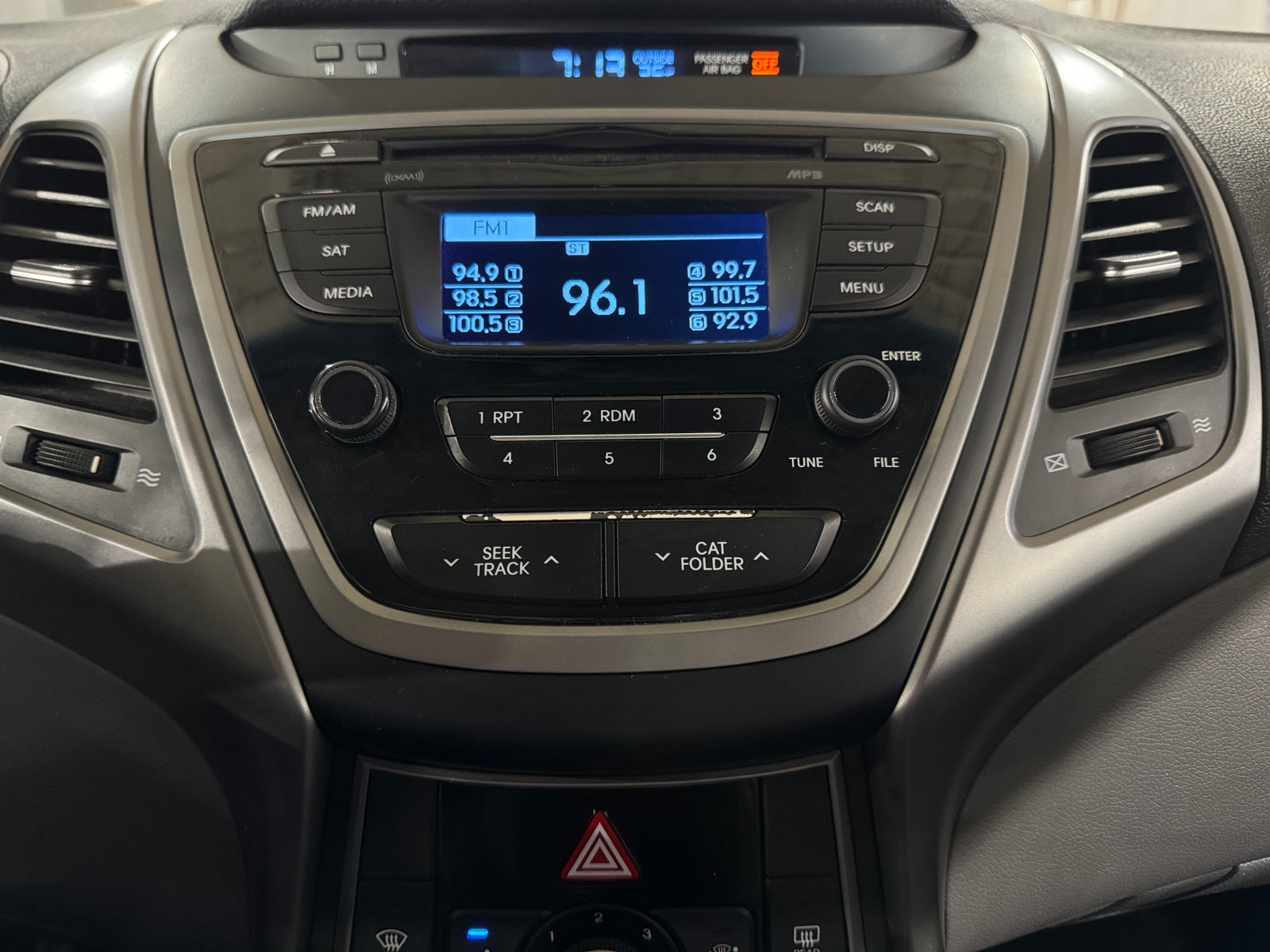 Thumbnail: 2016 Hyundai Elantra - 4