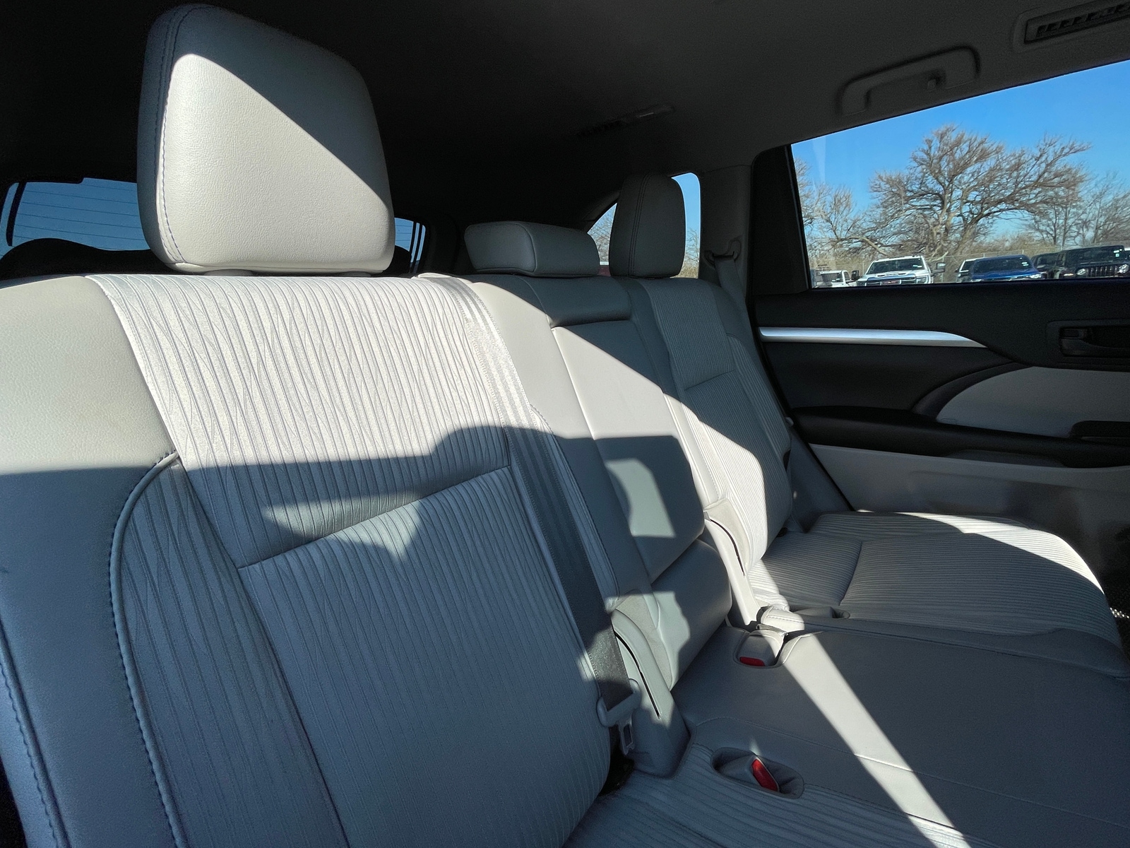 Thumbnail: 2019 Toyota Highlander - 6