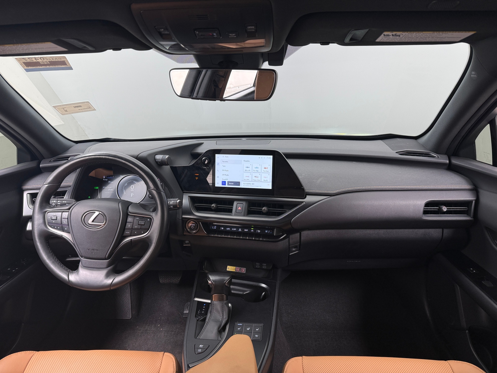 Thumbnail: 2024 Lexus UX - 2