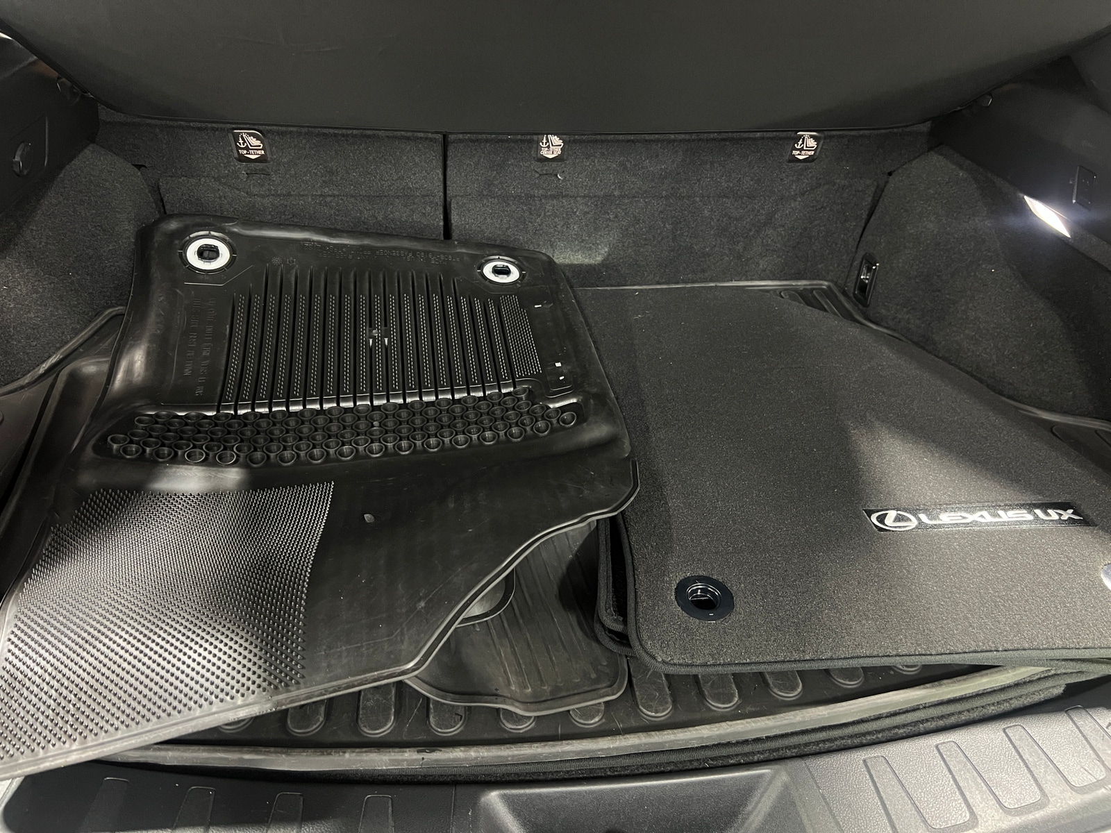 Thumbnail: 2024 Lexus UX - 6