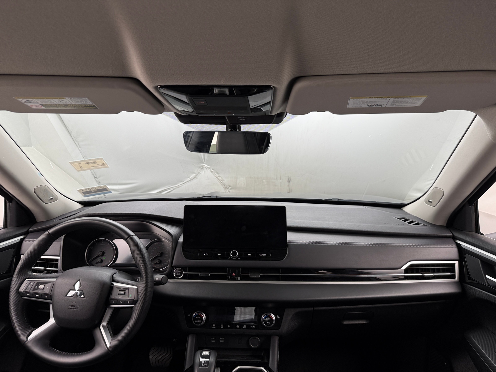 Thumbnail: 2025 Mitsubishi Outlander - 2