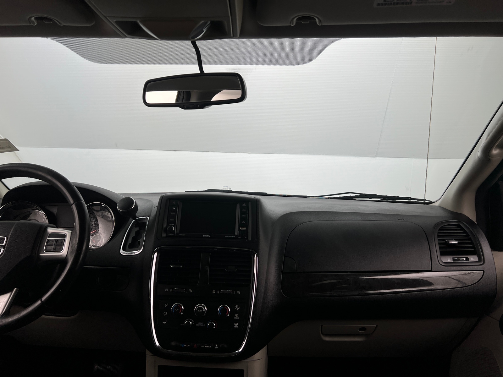 Thumbnail: 2017 Dodge Grand Caravan - 3