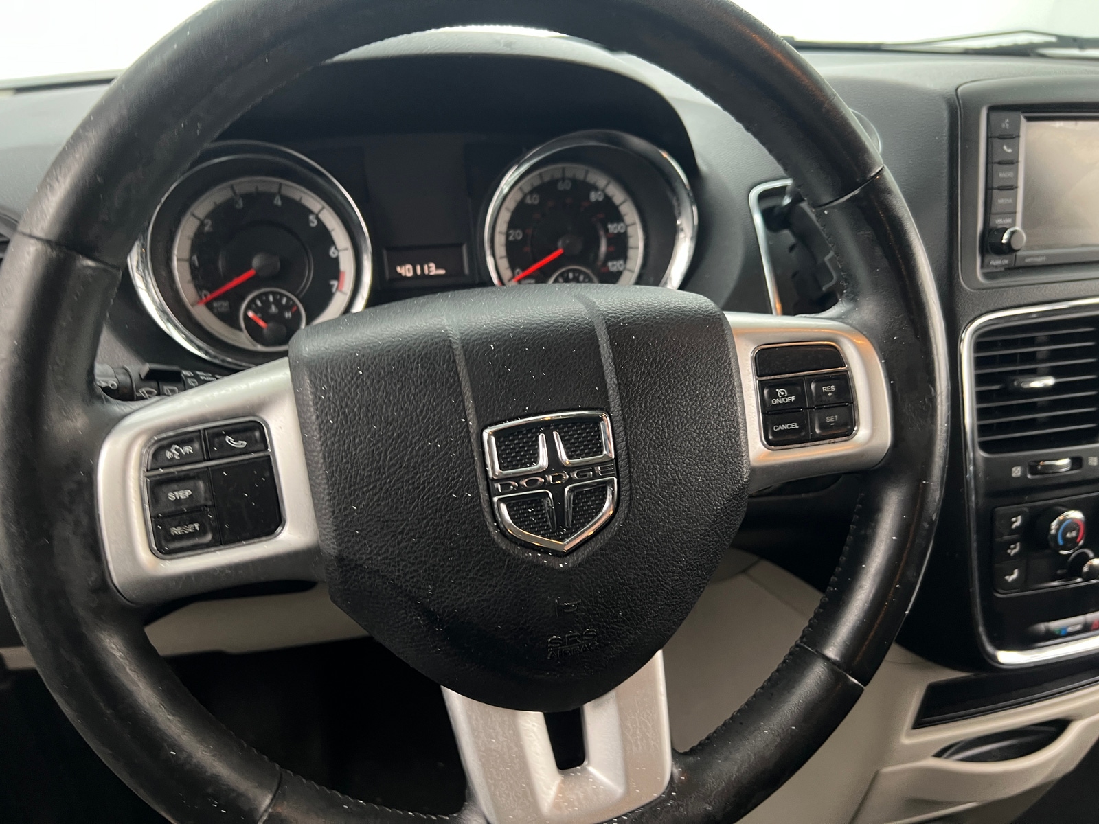 Thumbnail: 2017 Dodge Grand Caravan - 5