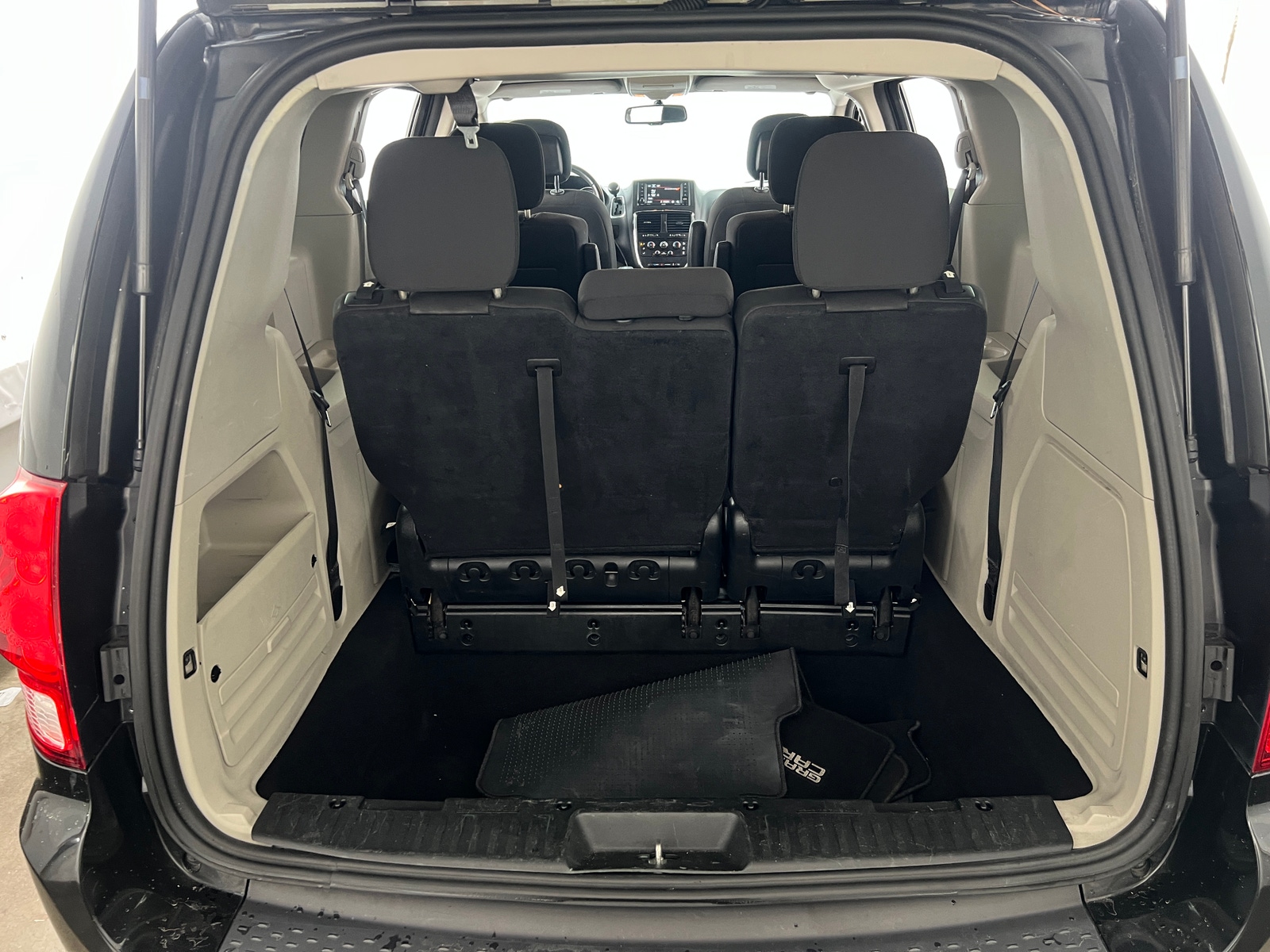 Thumbnail: 2017 Dodge Grand Caravan - 7