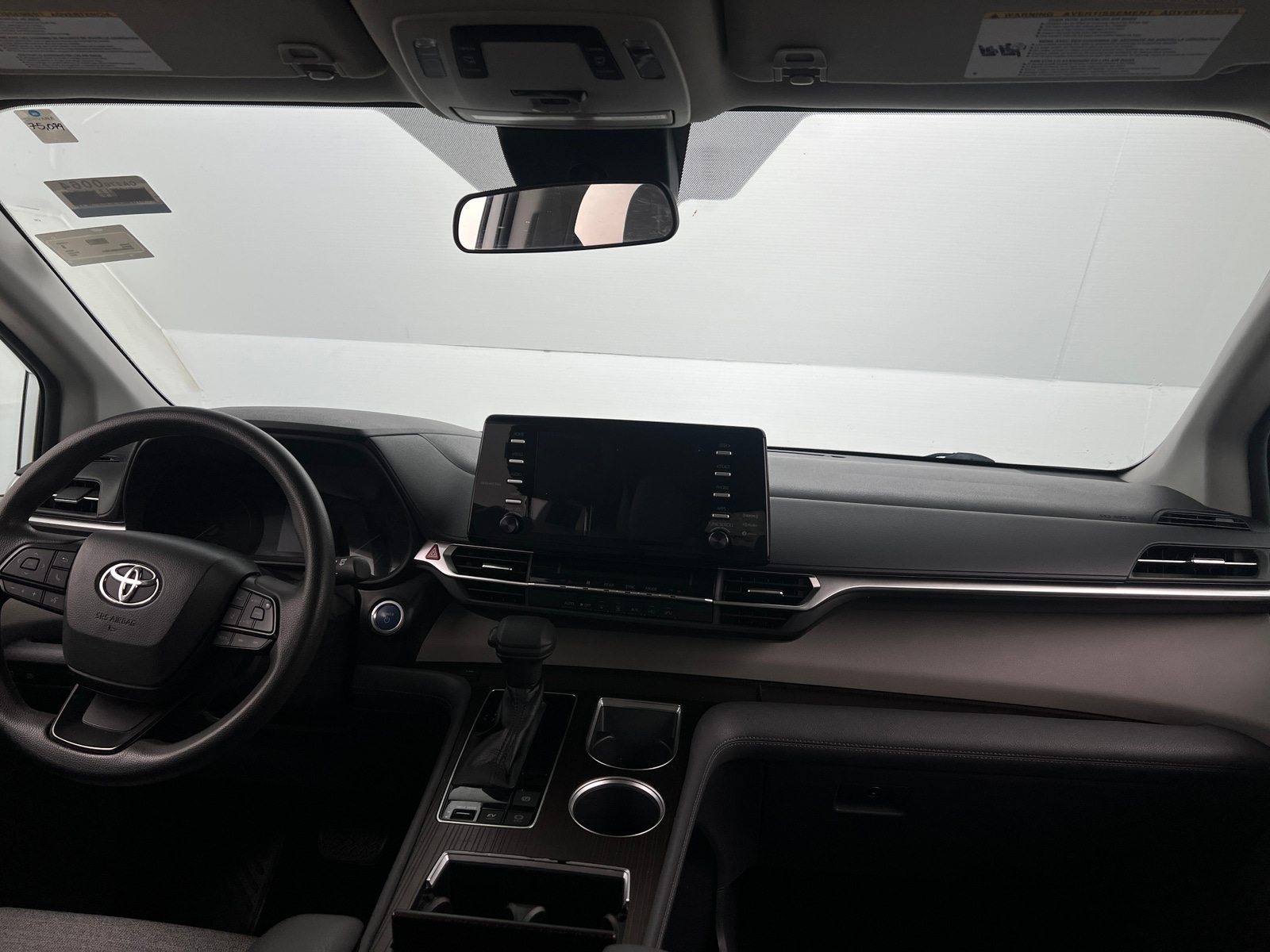 Thumbnail: 2022 Toyota Sienna - 3