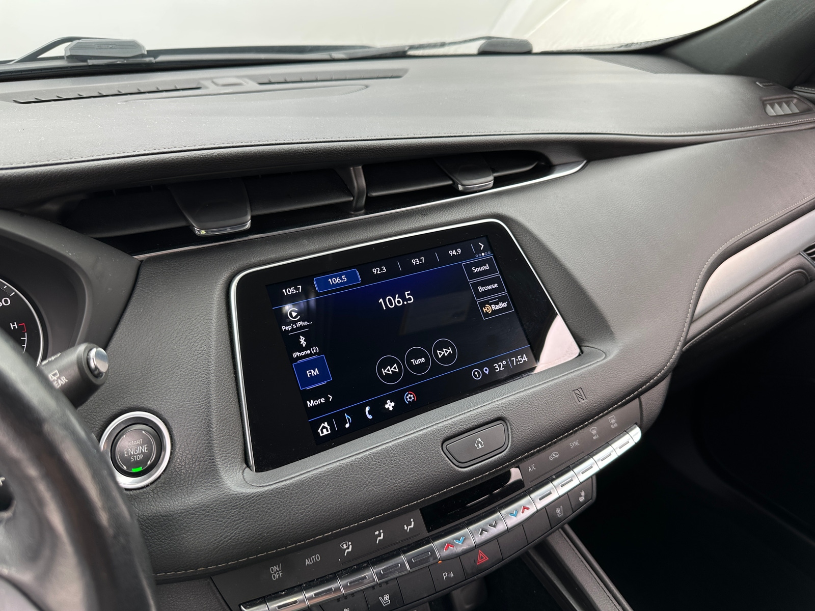 Thumbnail: 2021 Cadillac XT4 - 3