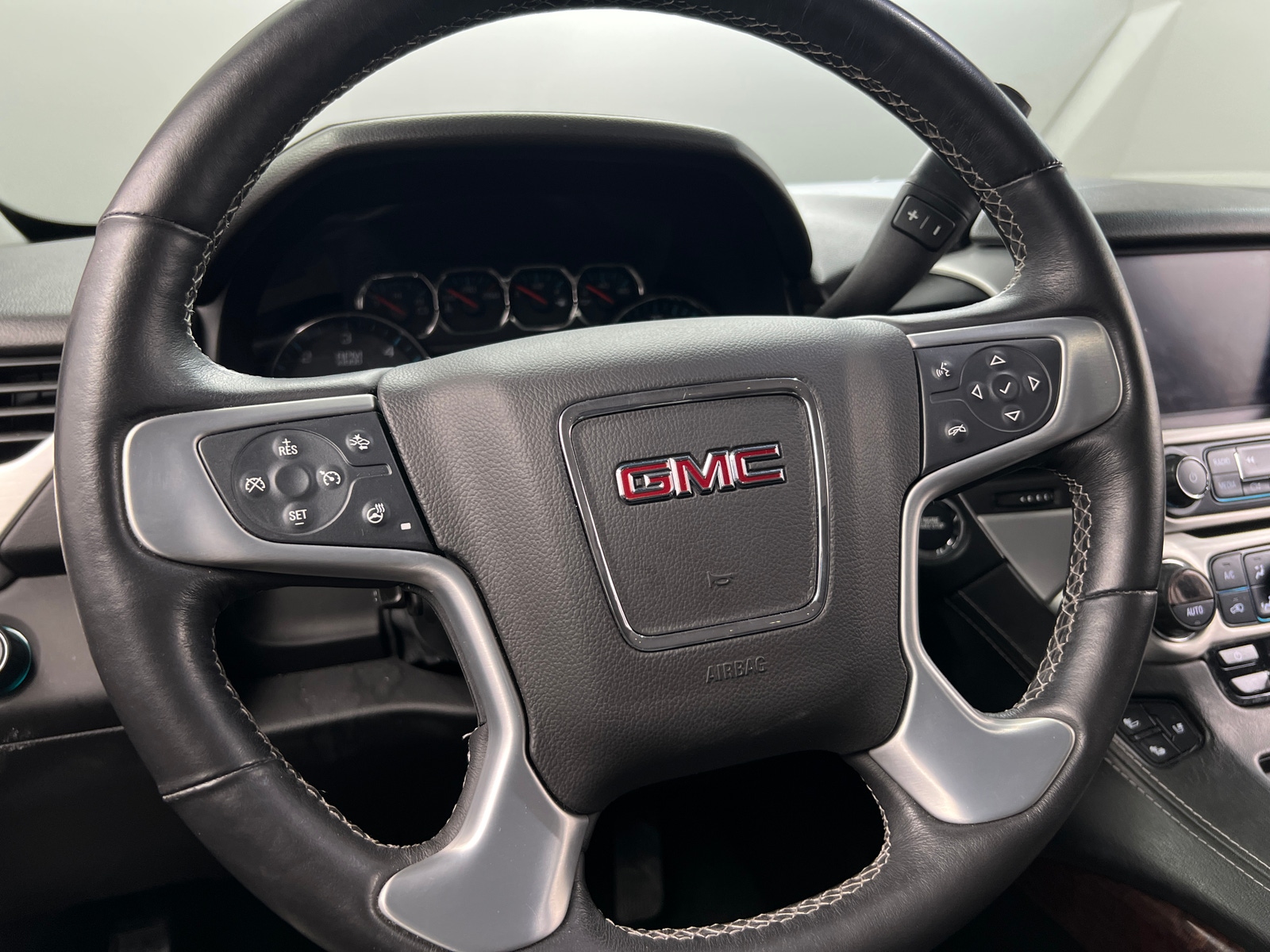 Thumbnail: 2017 GMC Yukon - 4