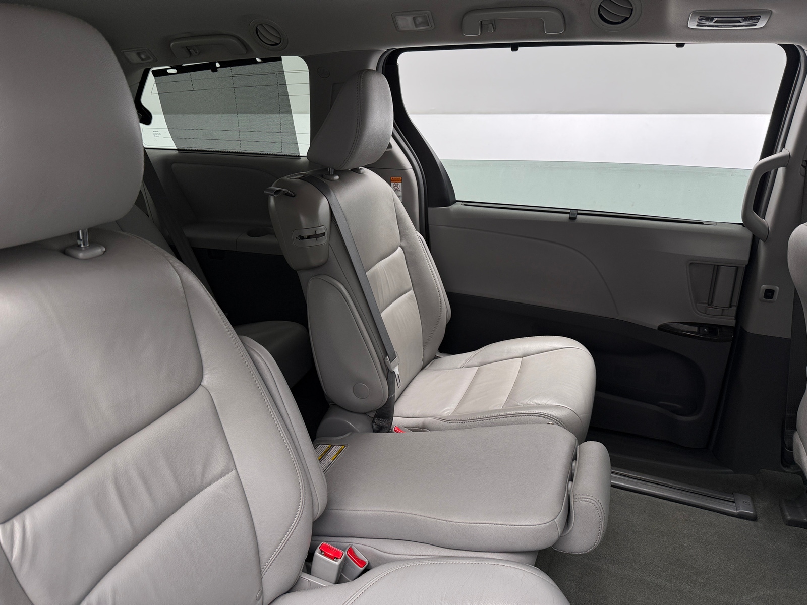 Thumbnail: 2019 Toyota Sienna - 5