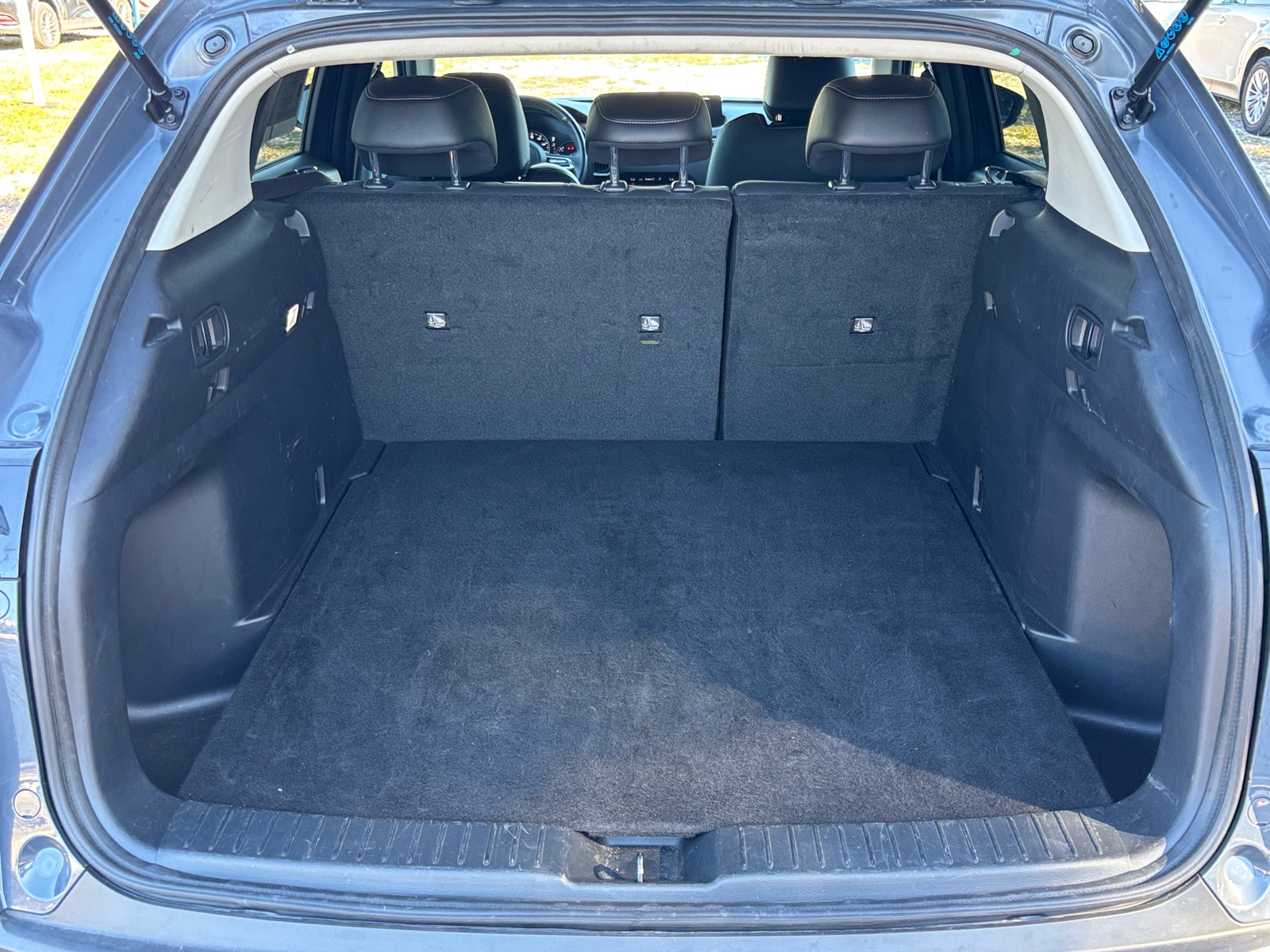 Thumbnail: 2025 Mazda CX-50 - 6