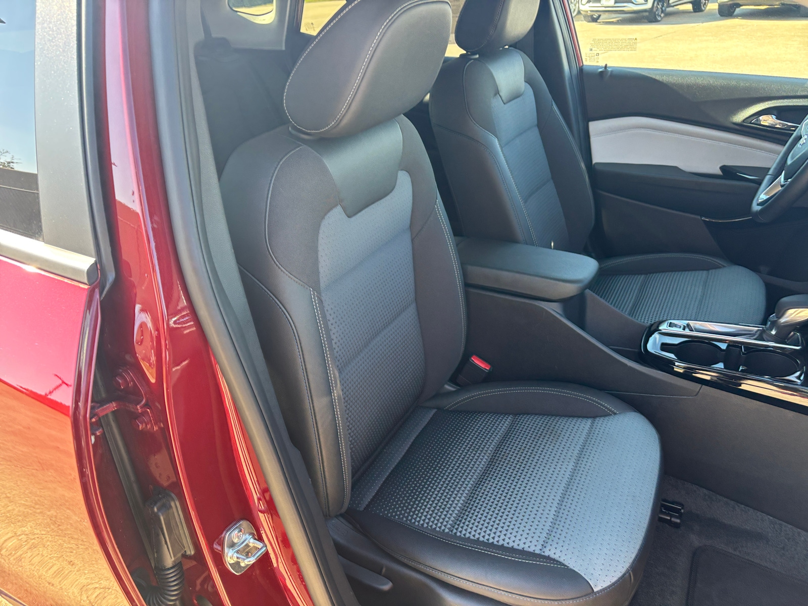 Thumbnail: 2025 Chevrolet Trax - 2