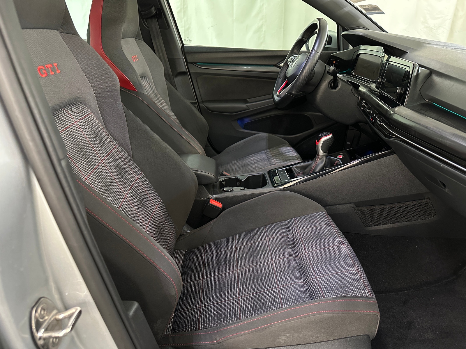 Thumbnail: 2023 Volkswagen Golf - 2