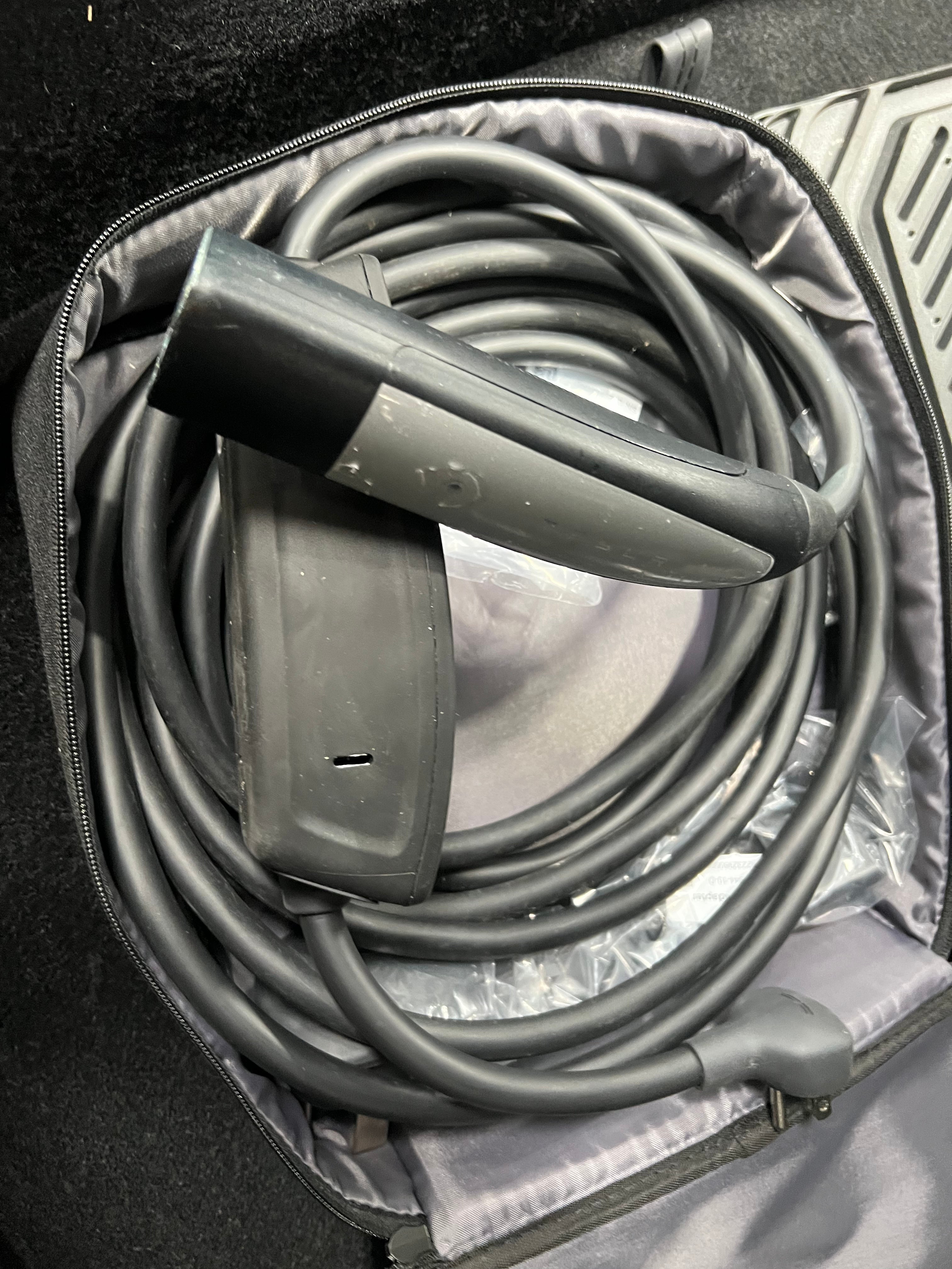 Used 2015 Tesla Model S 85D with VIN 5YJSA1E24FF115183 for sale in Oak Creek, WI