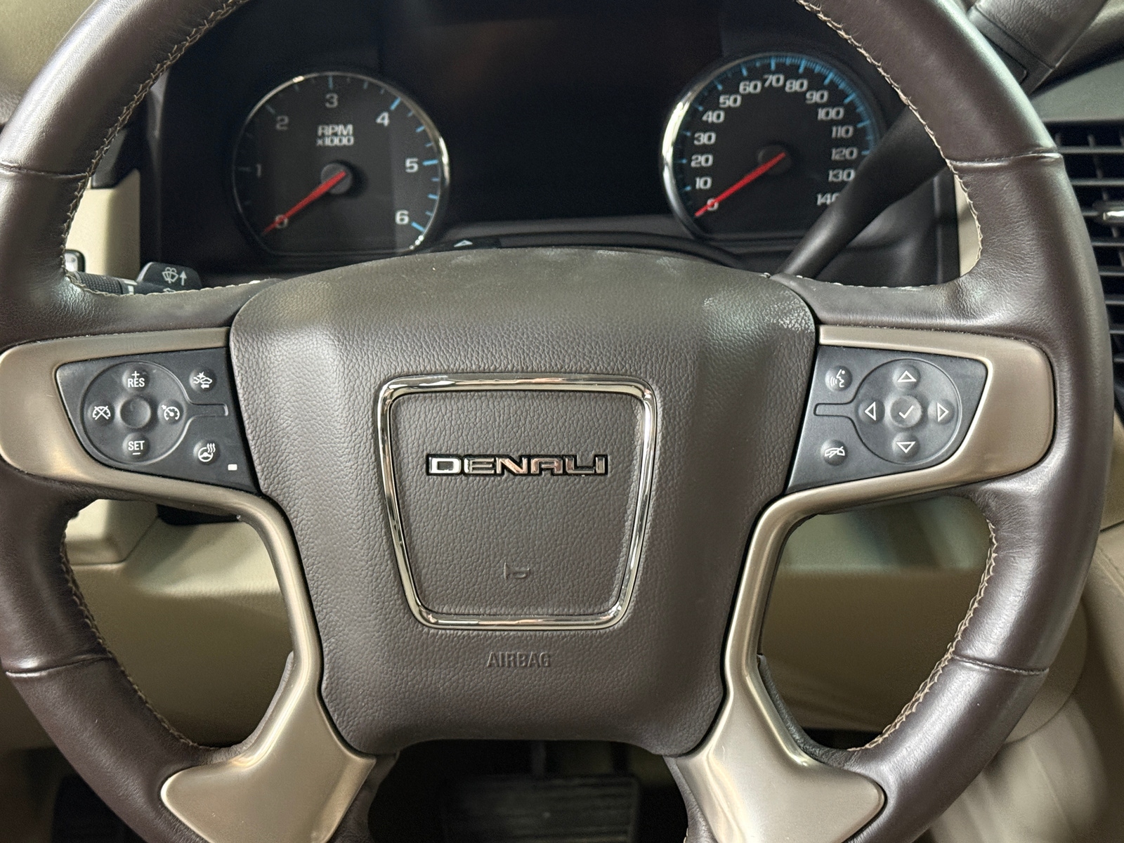 Thumbnail: 2017 GMC Yukon - 4