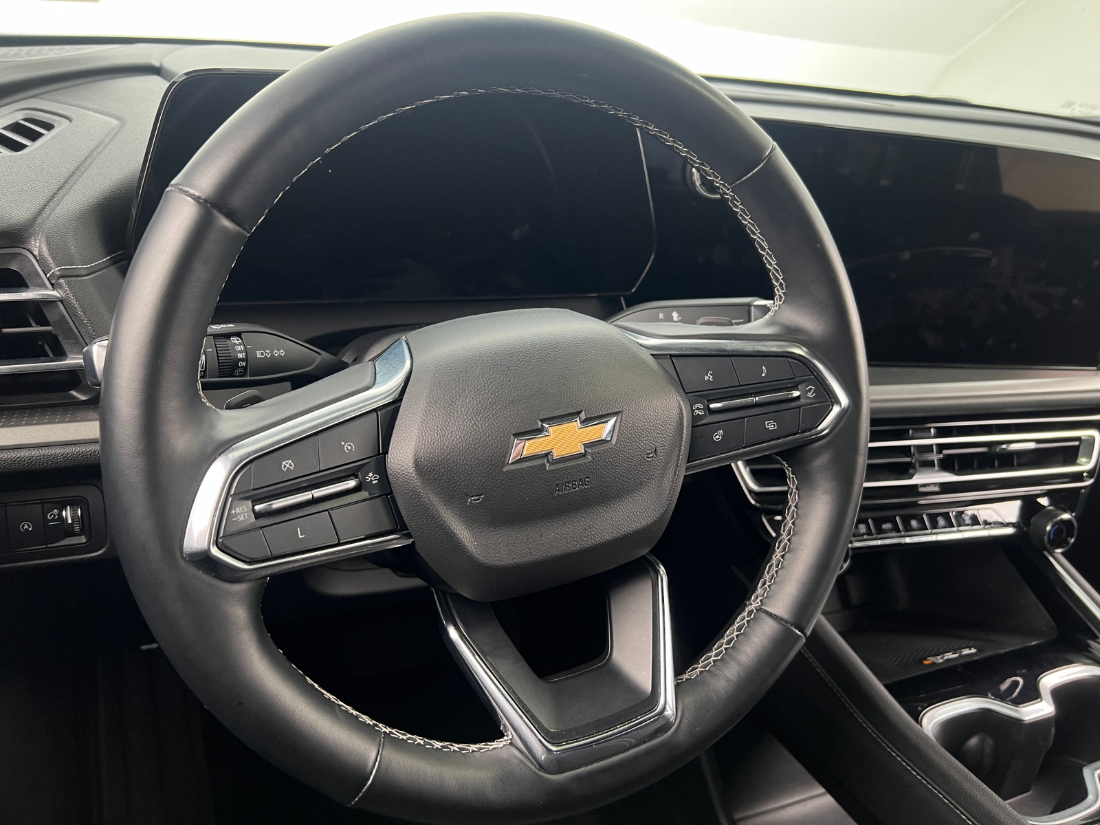 Thumbnail: 2024 Chevrolet Traverse - 5