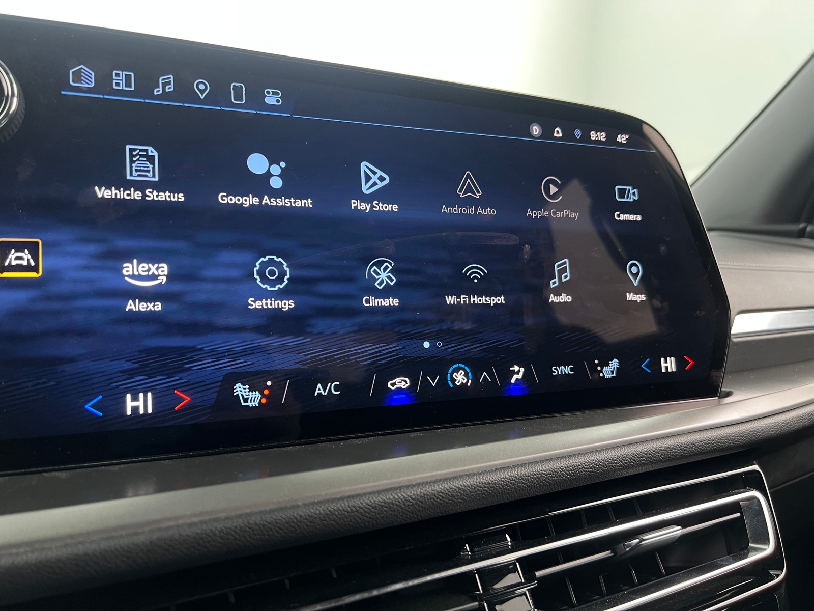 Thumbnail: 2024 Chevrolet Traverse - 4