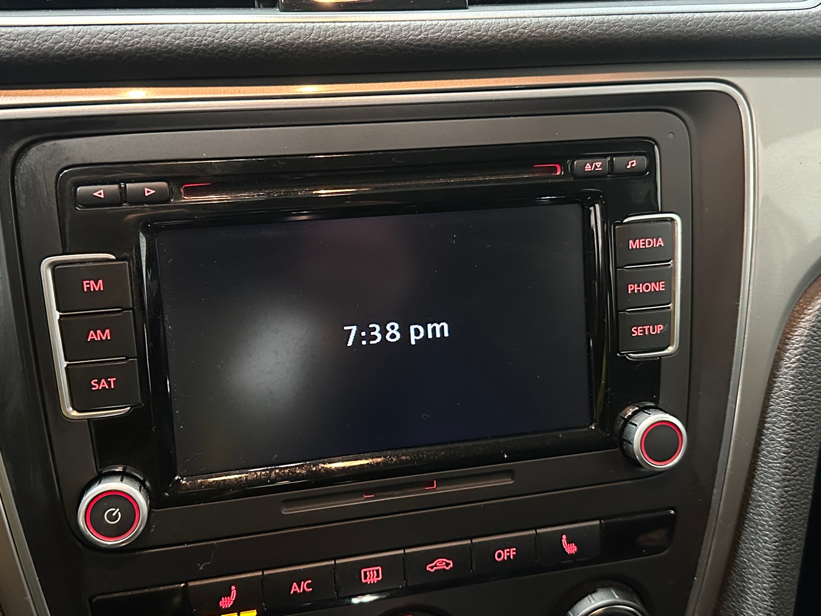 Thumbnail: 2015 Volkswagen Passat - 4